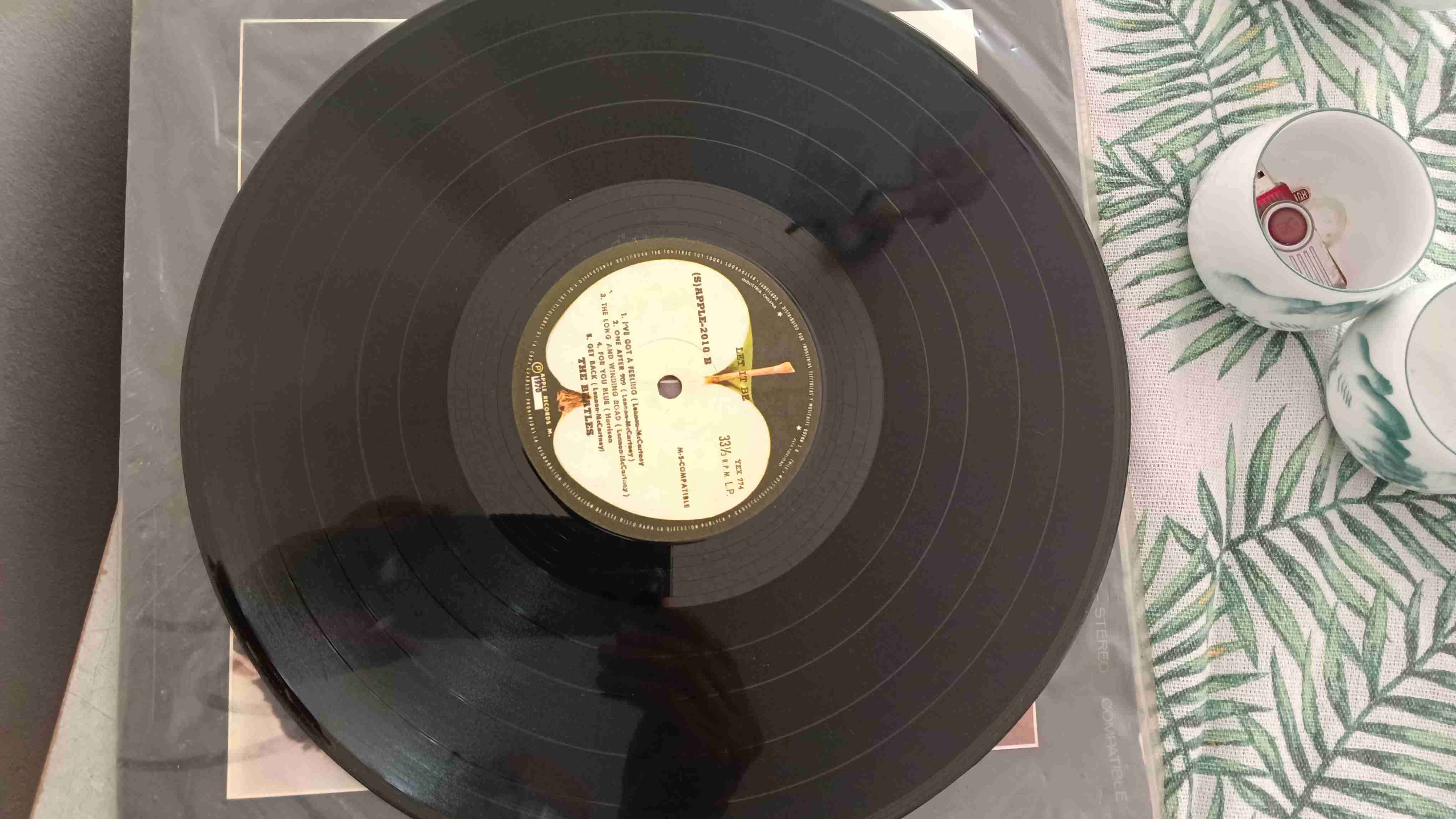 Vinilo LP 'Let It Be' de The Beatles - miniatura 4