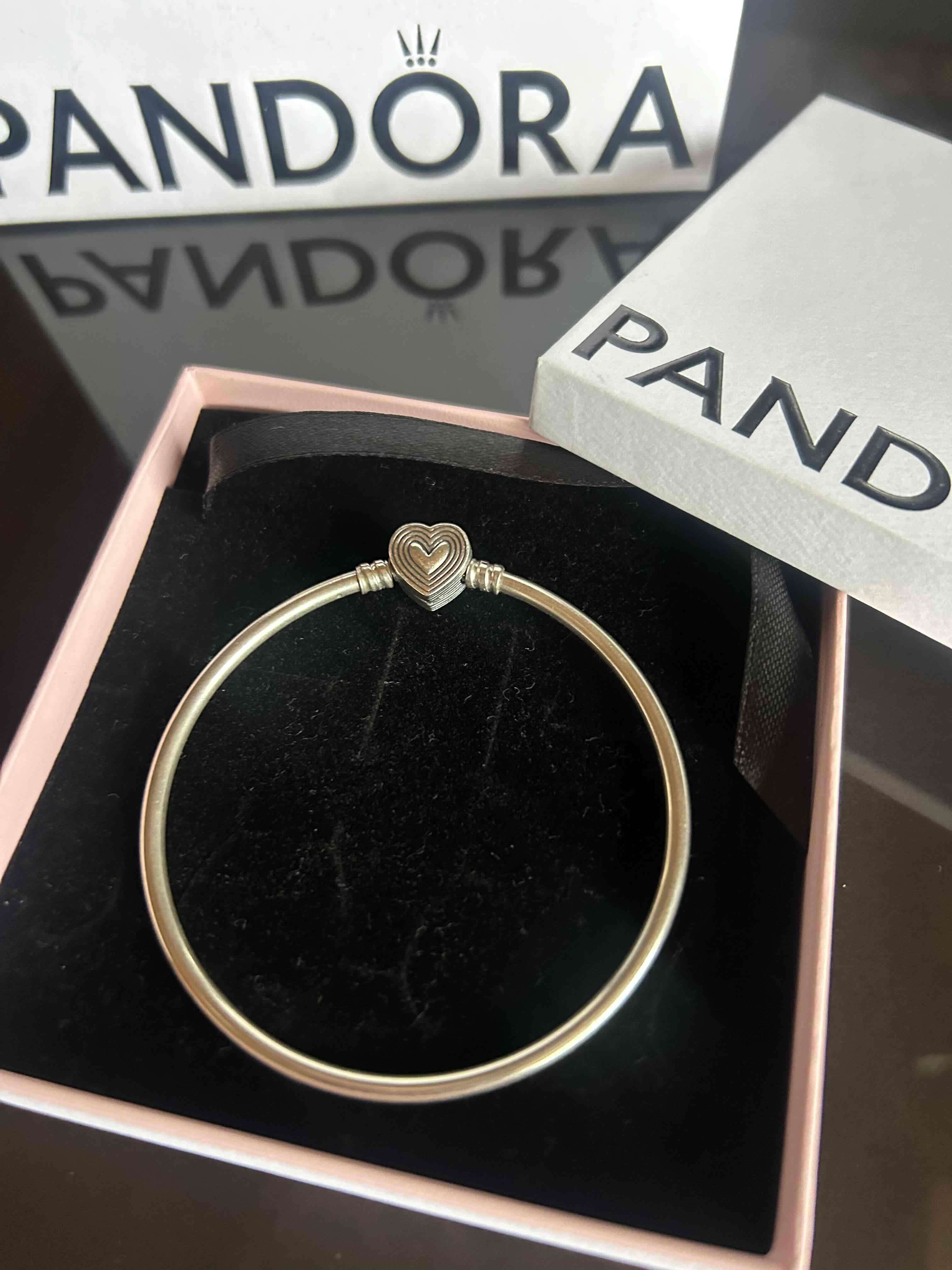 Pulsera Pandora con dije corazón - miniatura 2