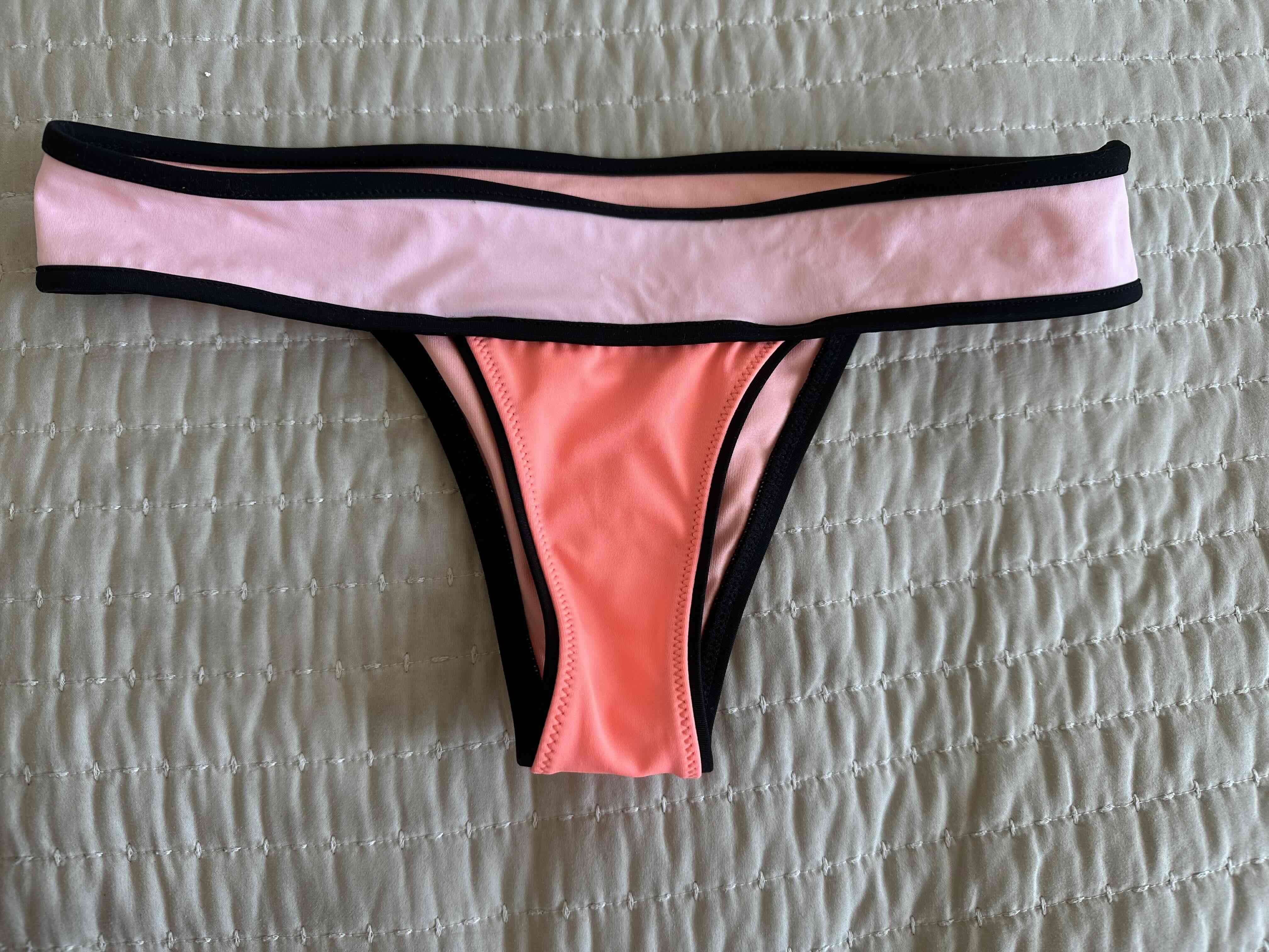 Parte inferior de bikini rosa Victoria Secret