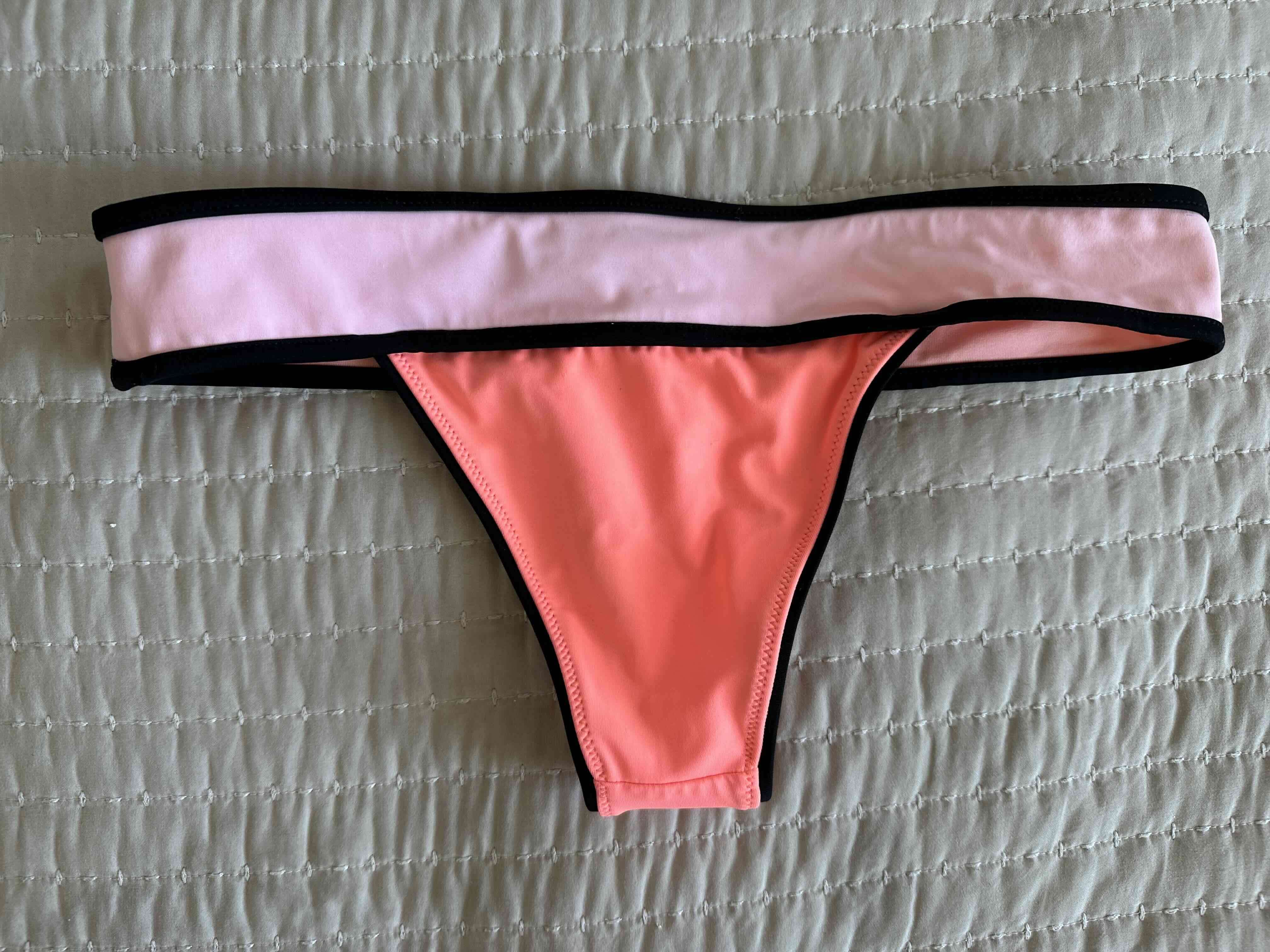 Parte inferior de bikini rosa Victoria Secret - miniatura 2