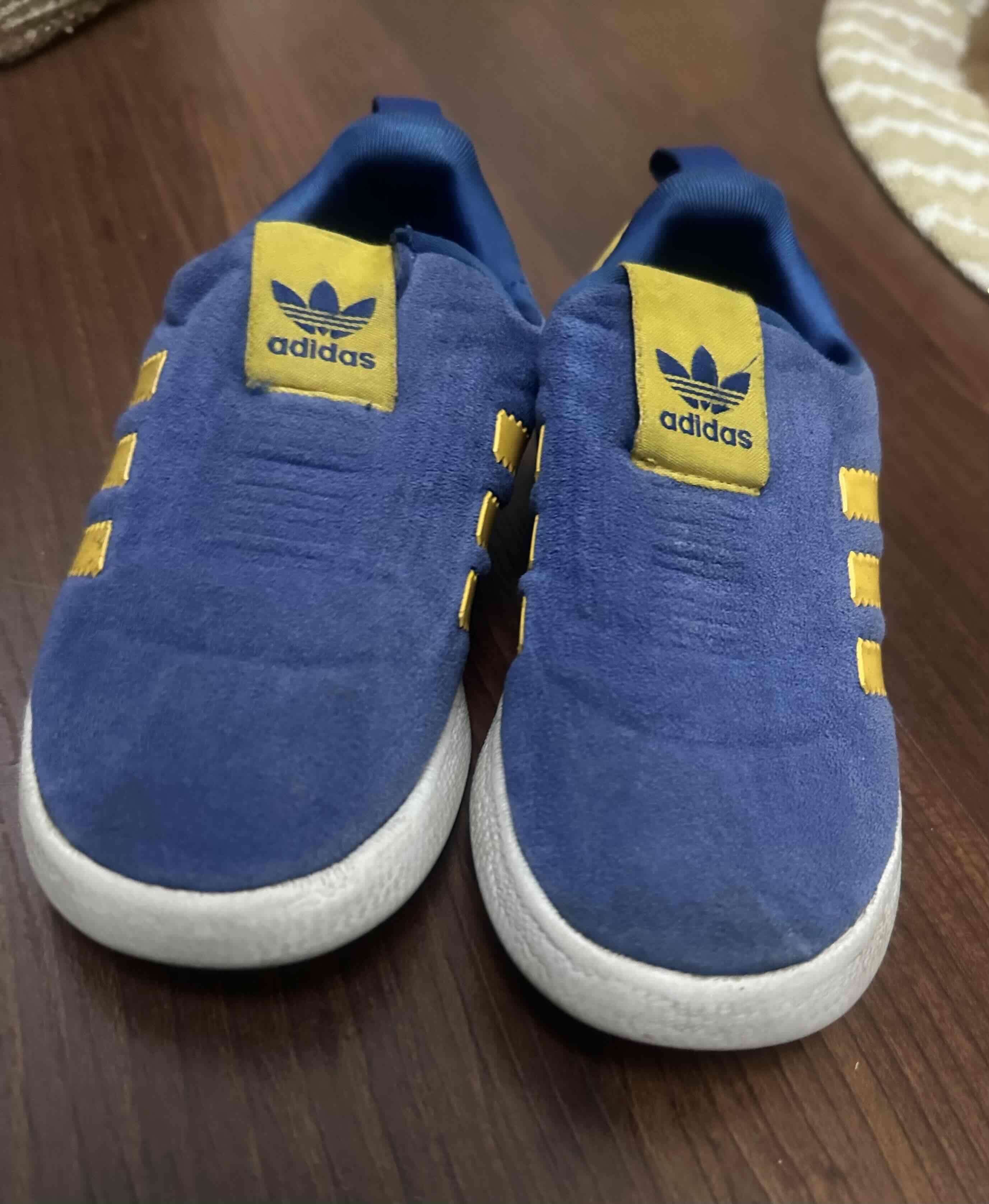 Zapatillas Adidas azul y amarillo n22 - miniatura 2