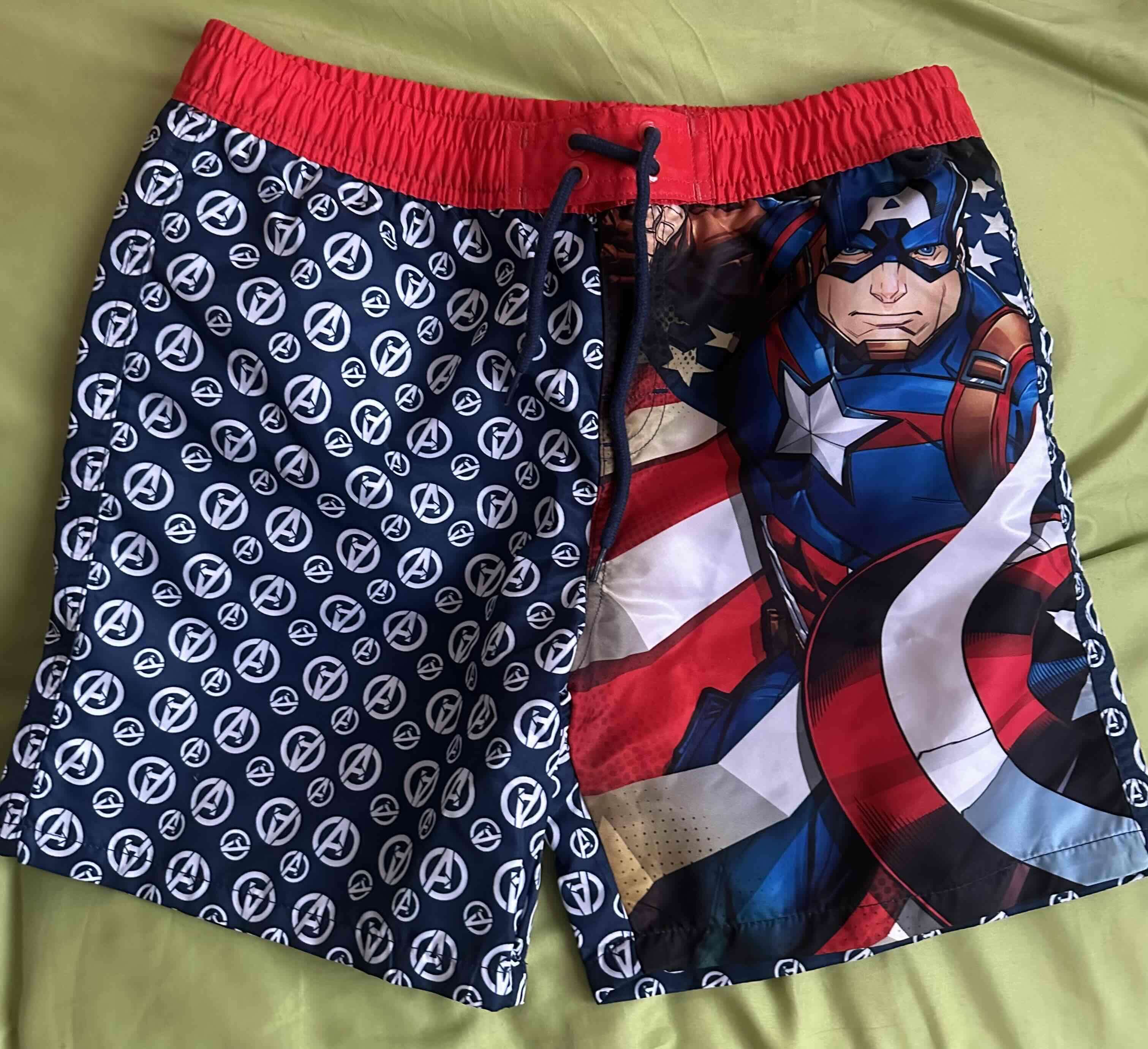 Short de baño Capitán América talla 14