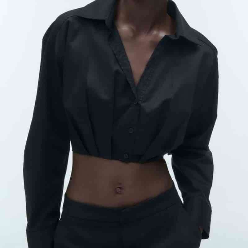 Blusa negra corta elegante Zara