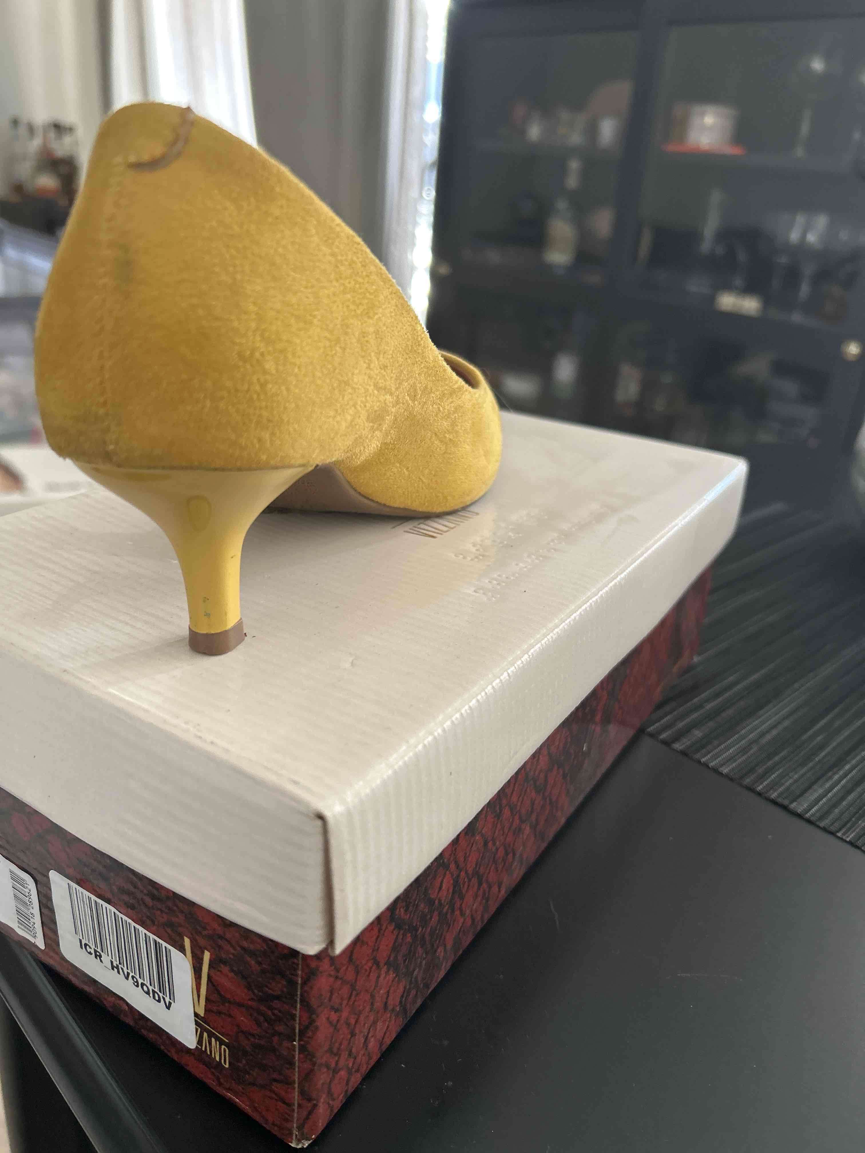 Zapatos amarillos de gamuza - miniatura 3