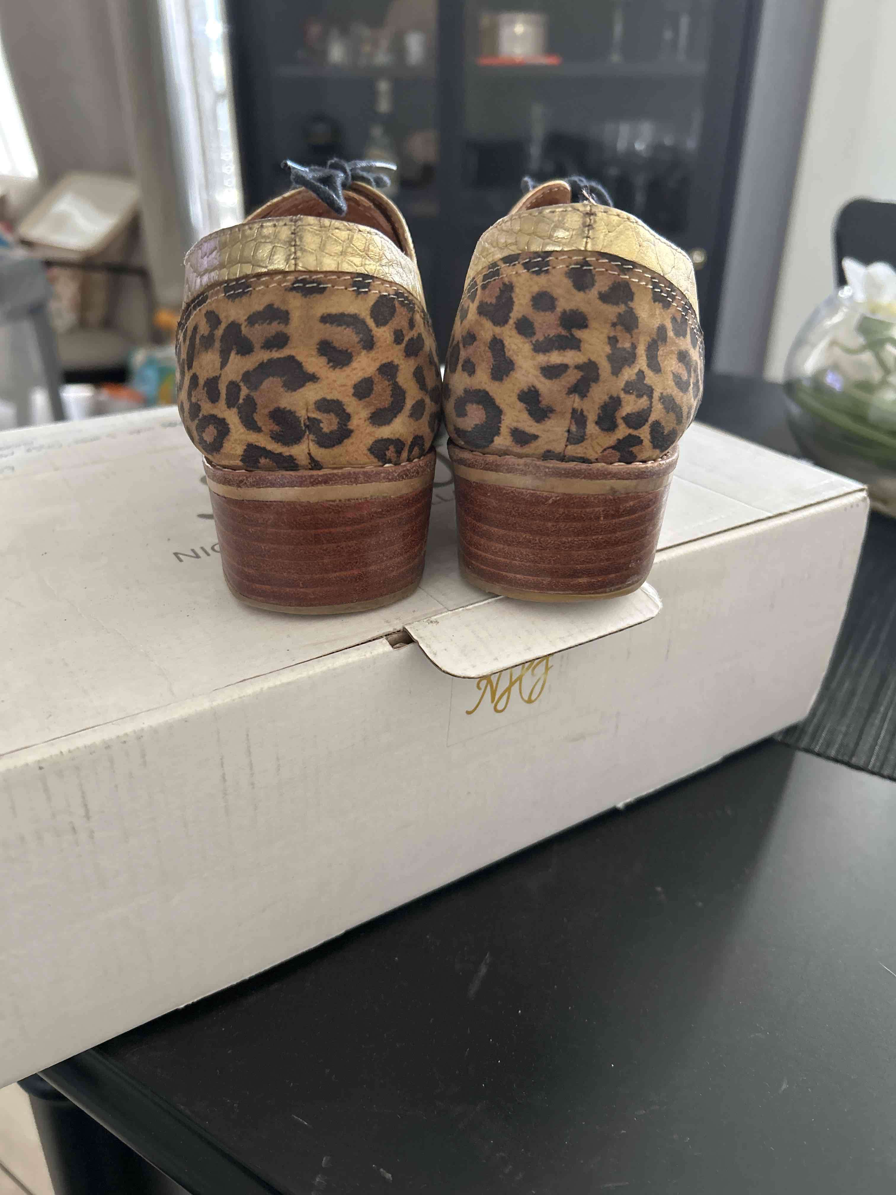 Zapatos de cuero con estampado animal - miniatura 2
