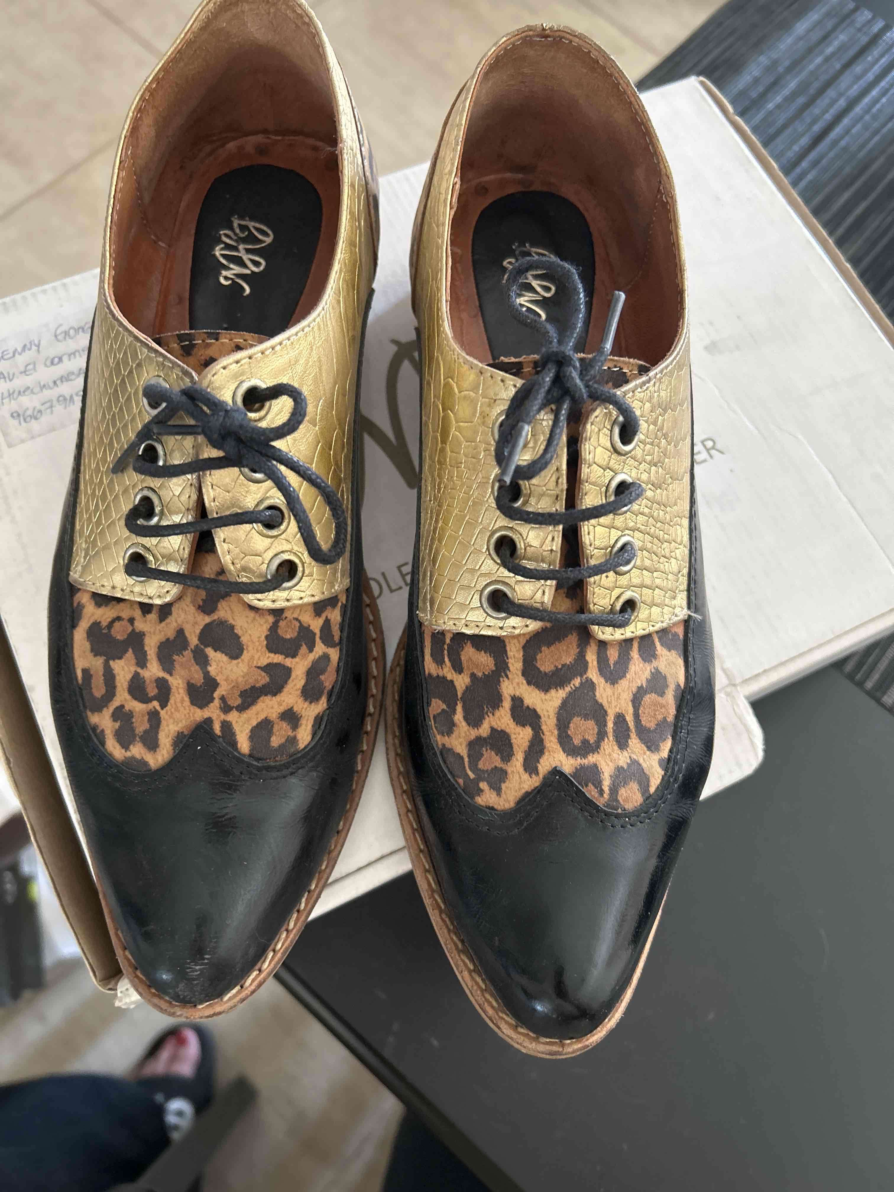 Zapatos de cuero con estampado animal - miniatura 4