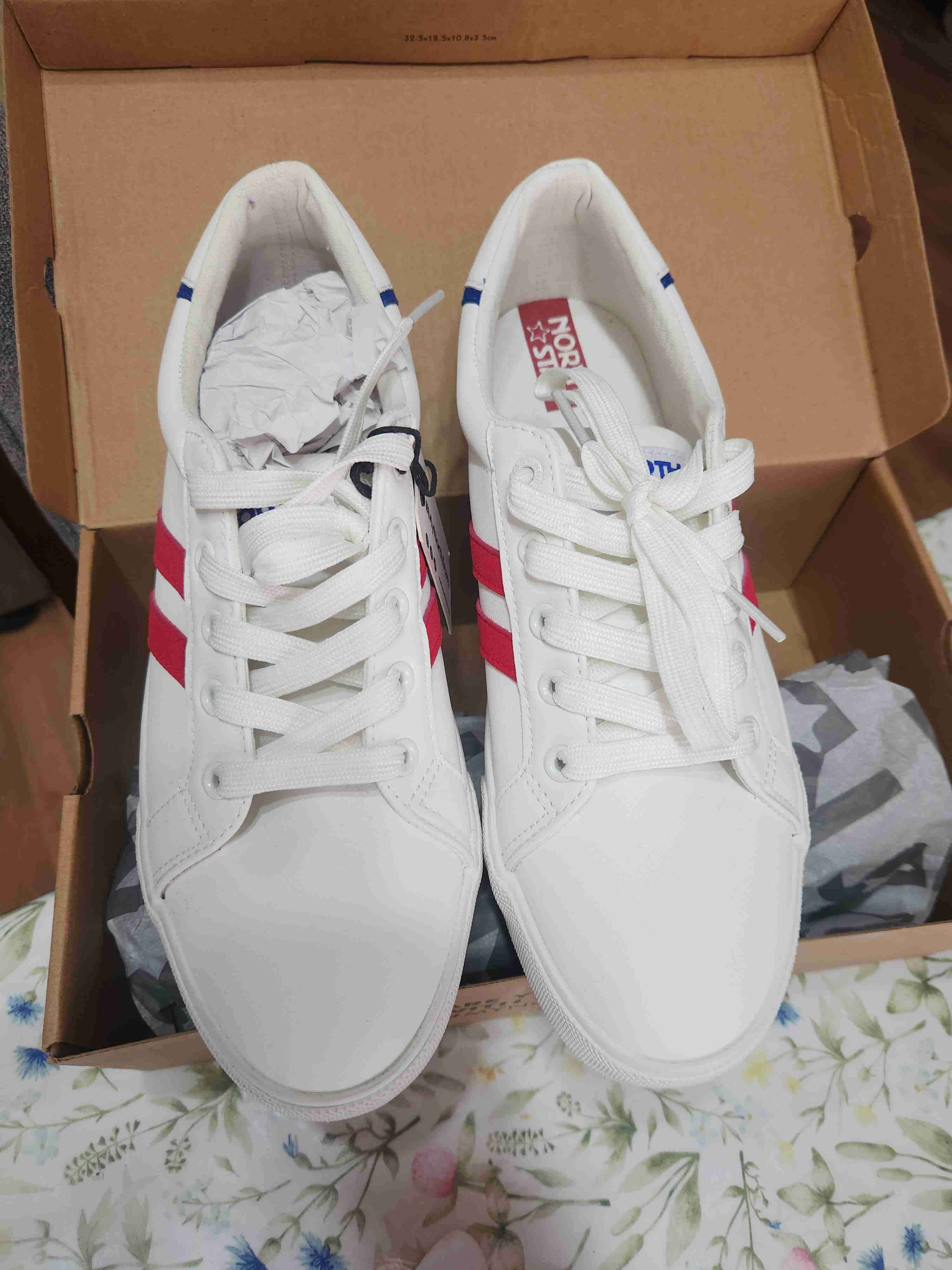 Zapatillas blancas con rayas rojas north stars - miniatura 3