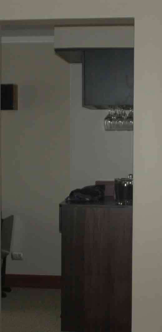 Bar de madera con almacenamiento - miniatura 3