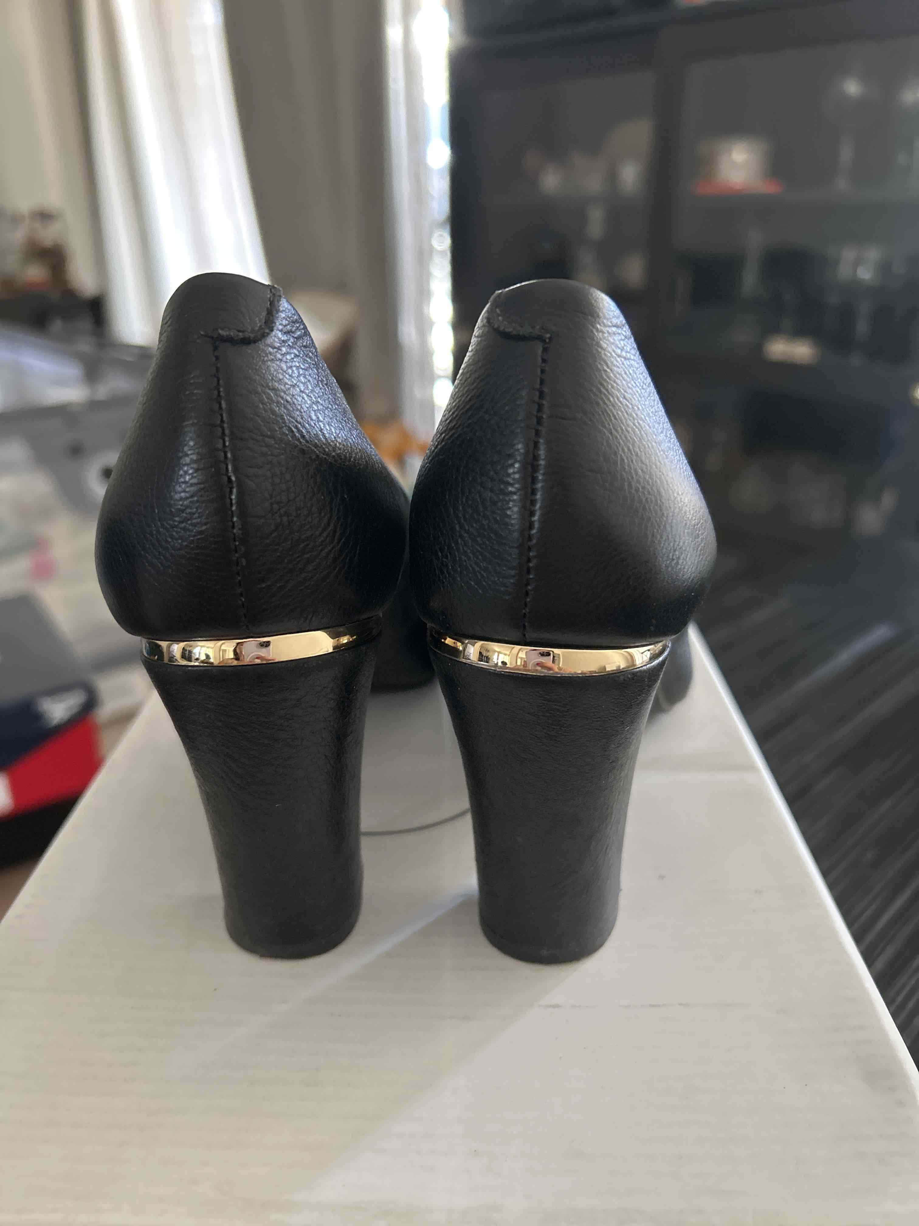 Zapatos de cuero negros con hebilla - miniatura 3