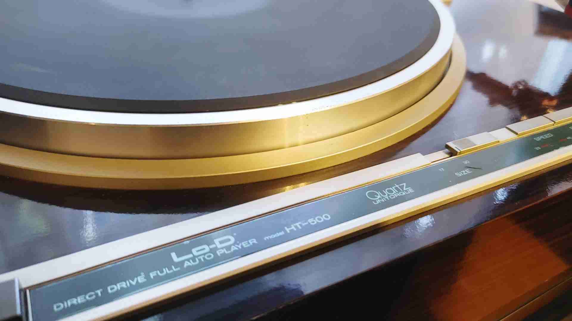 Tornamesa Hitachi Lo-D HT-500 - miniatura 3