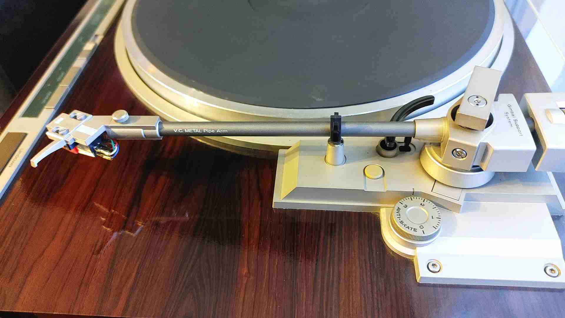 Tornamesa Hitachi Lo-D HT-500 - miniatura 4