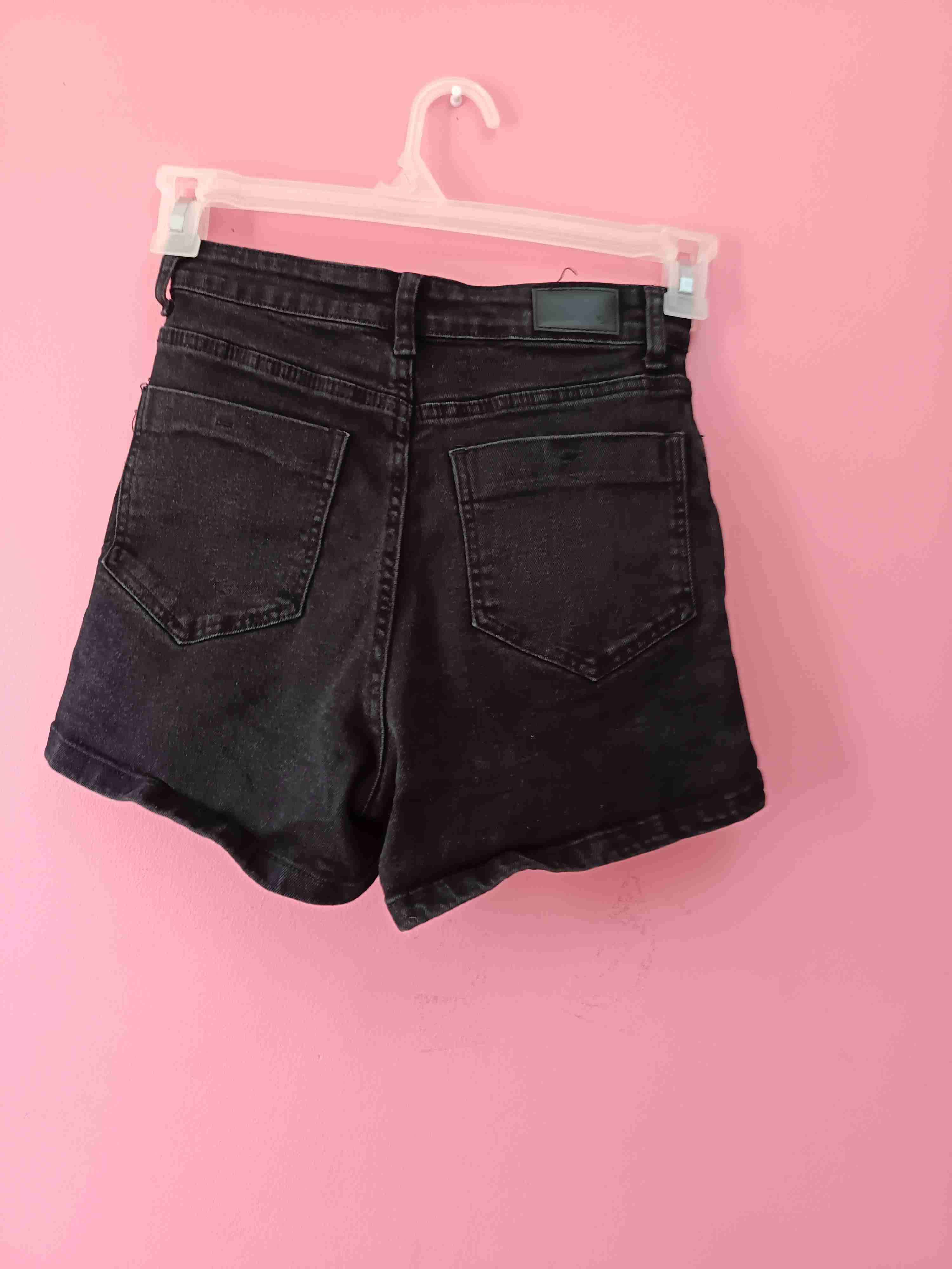 Shorts de mezclilla negros - miniatura 2