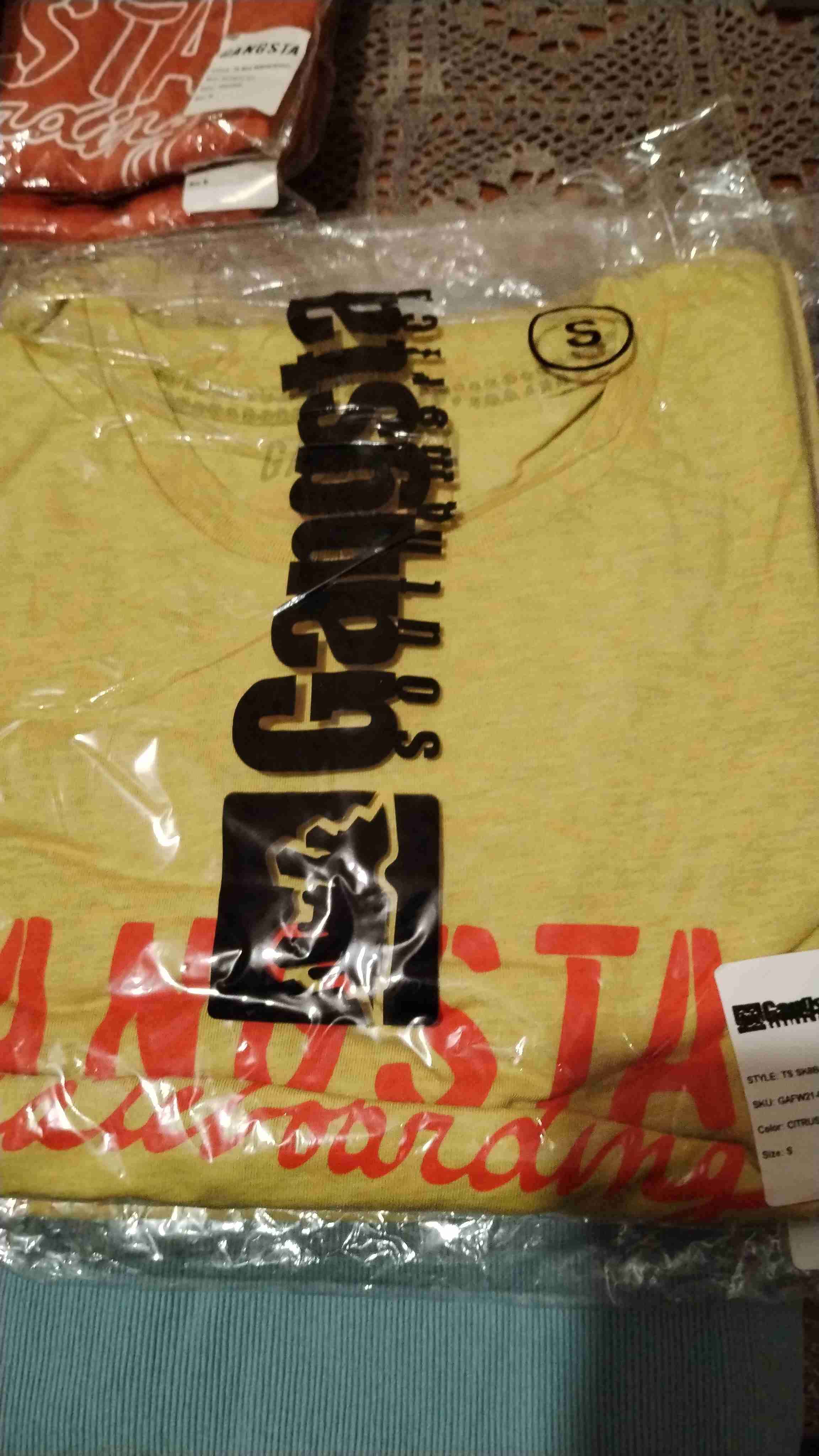 Polera naranja con diseño Gangsta - miniatura 4