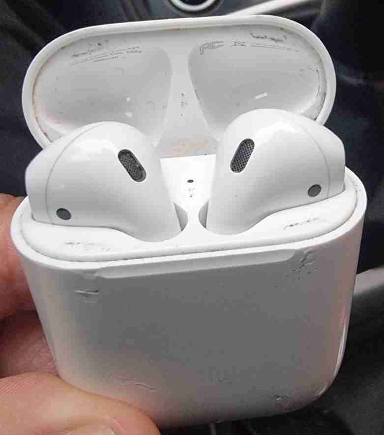 Audífonos inalámbricos blancos