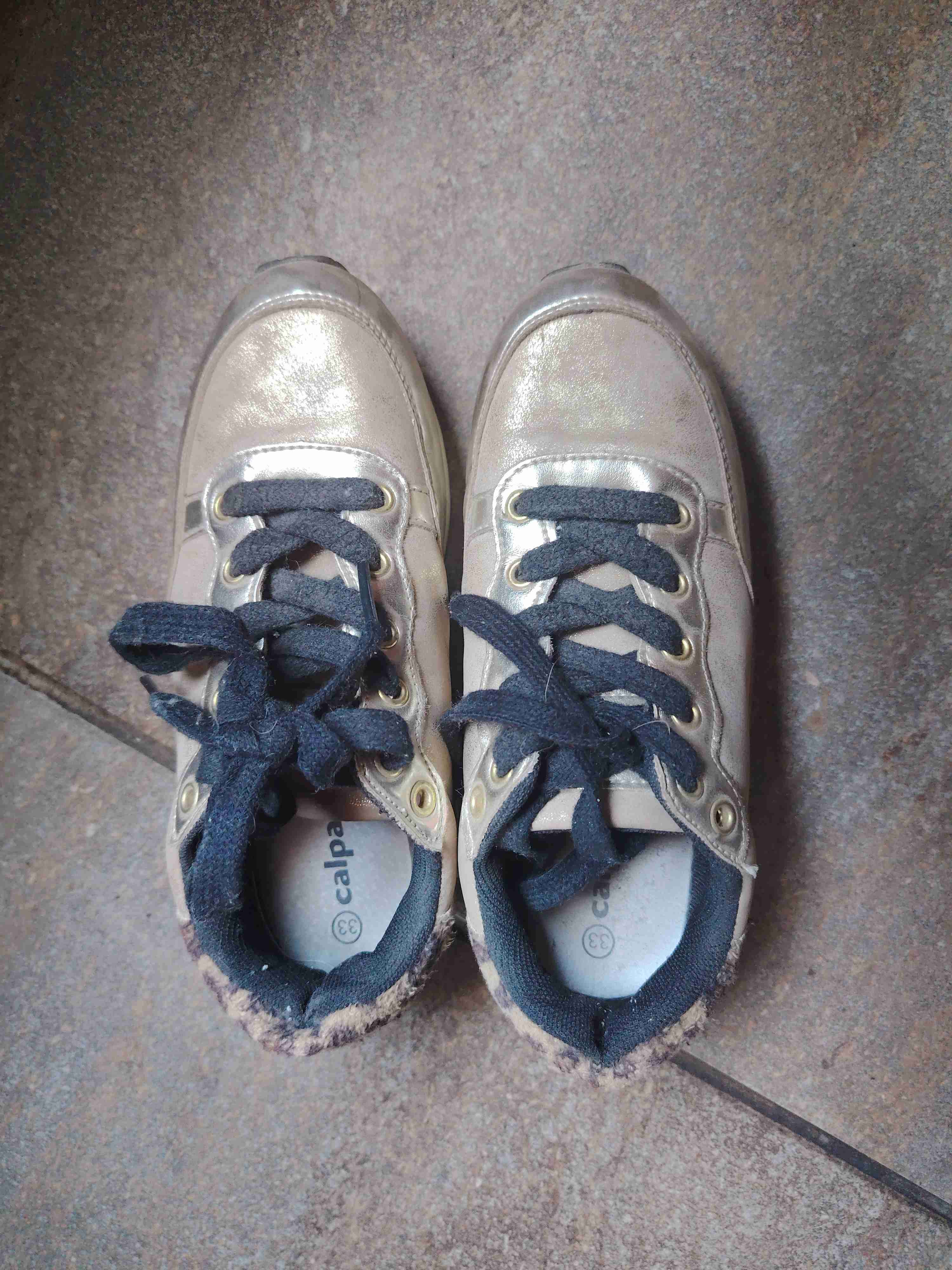 Zapatillas doradas para niño - miniatura 2