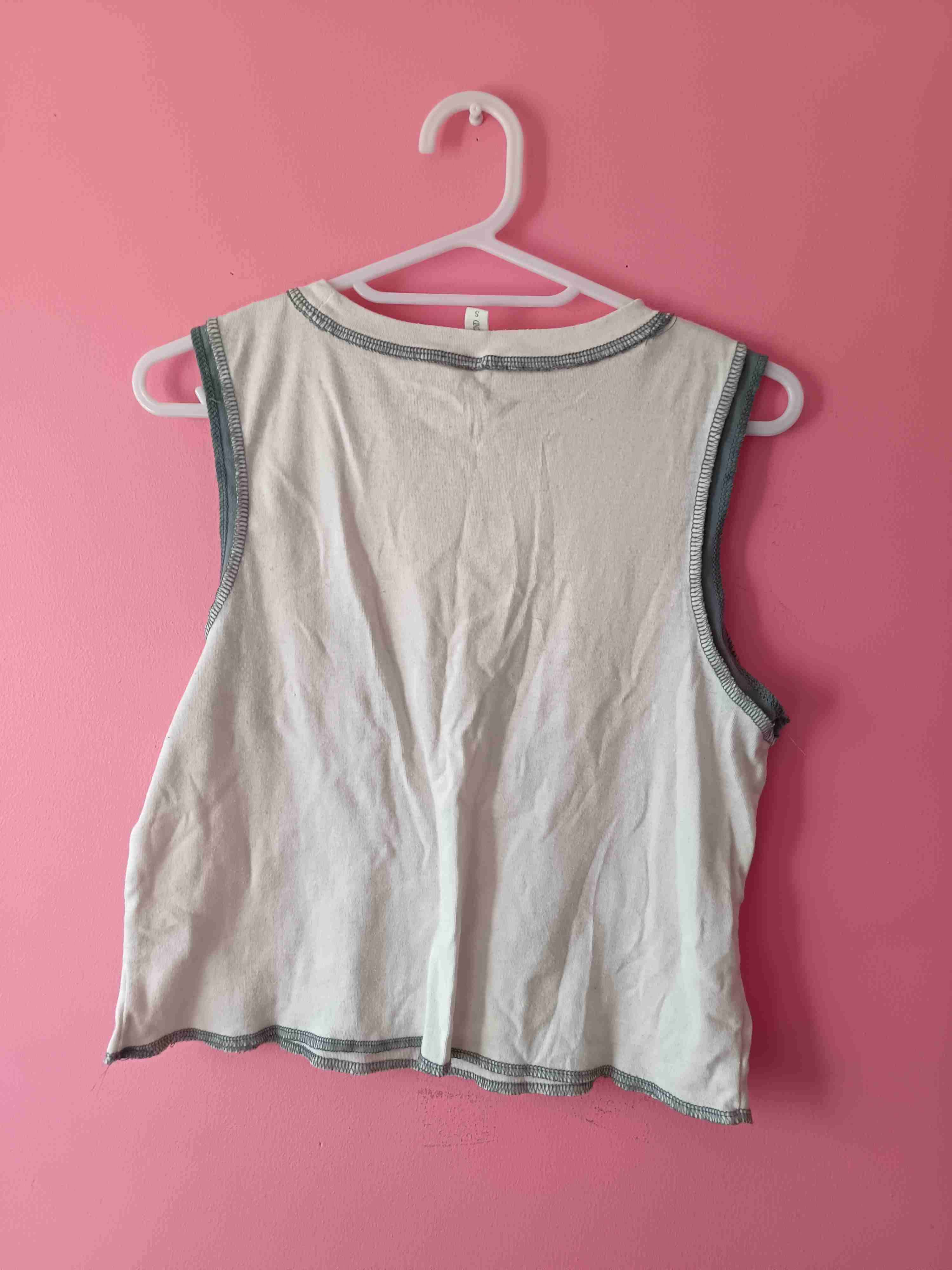 Polera sin mangas mariposa - miniatura 4