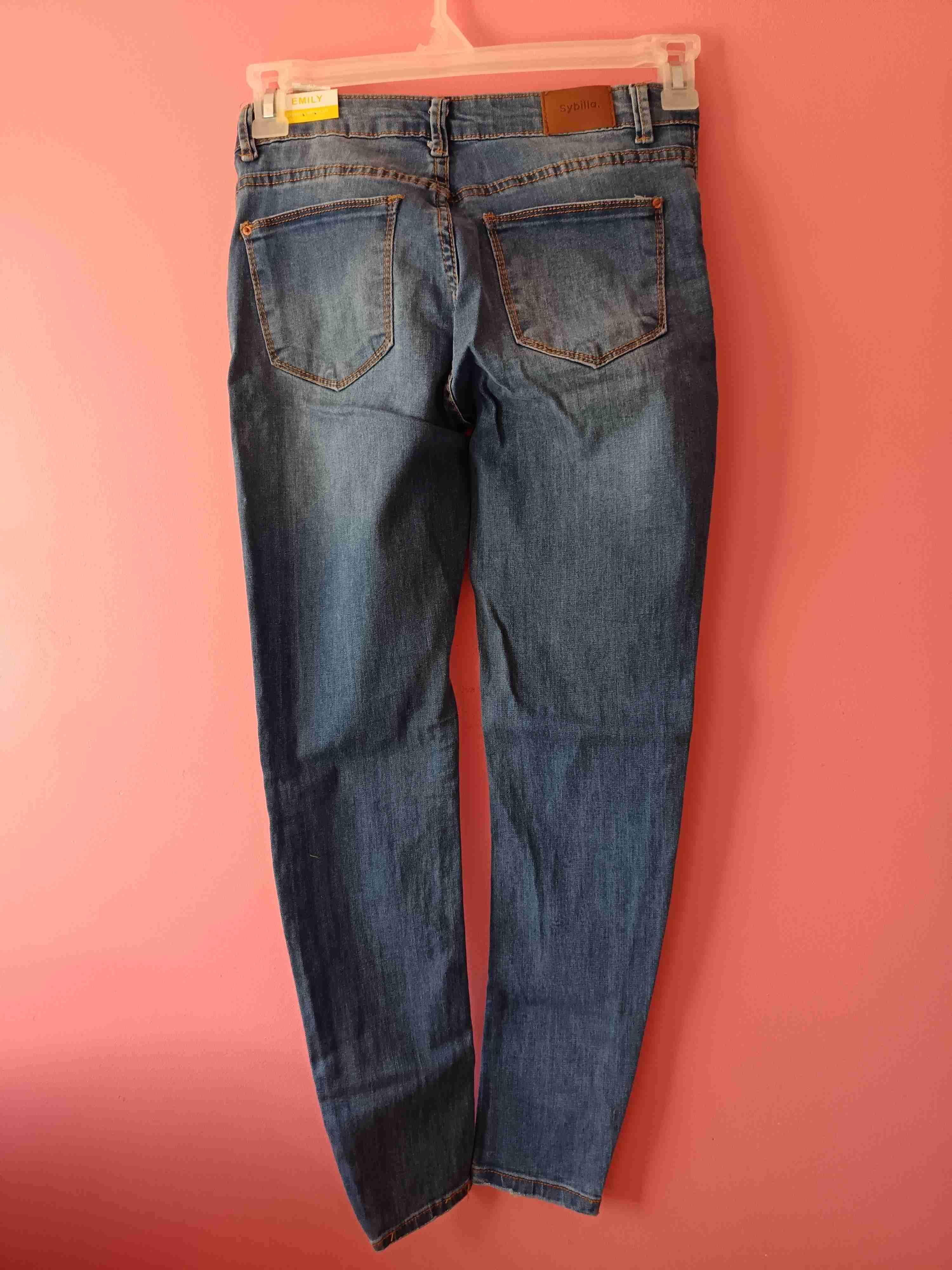 Jeans azul denim con etiquetas - miniatura 3