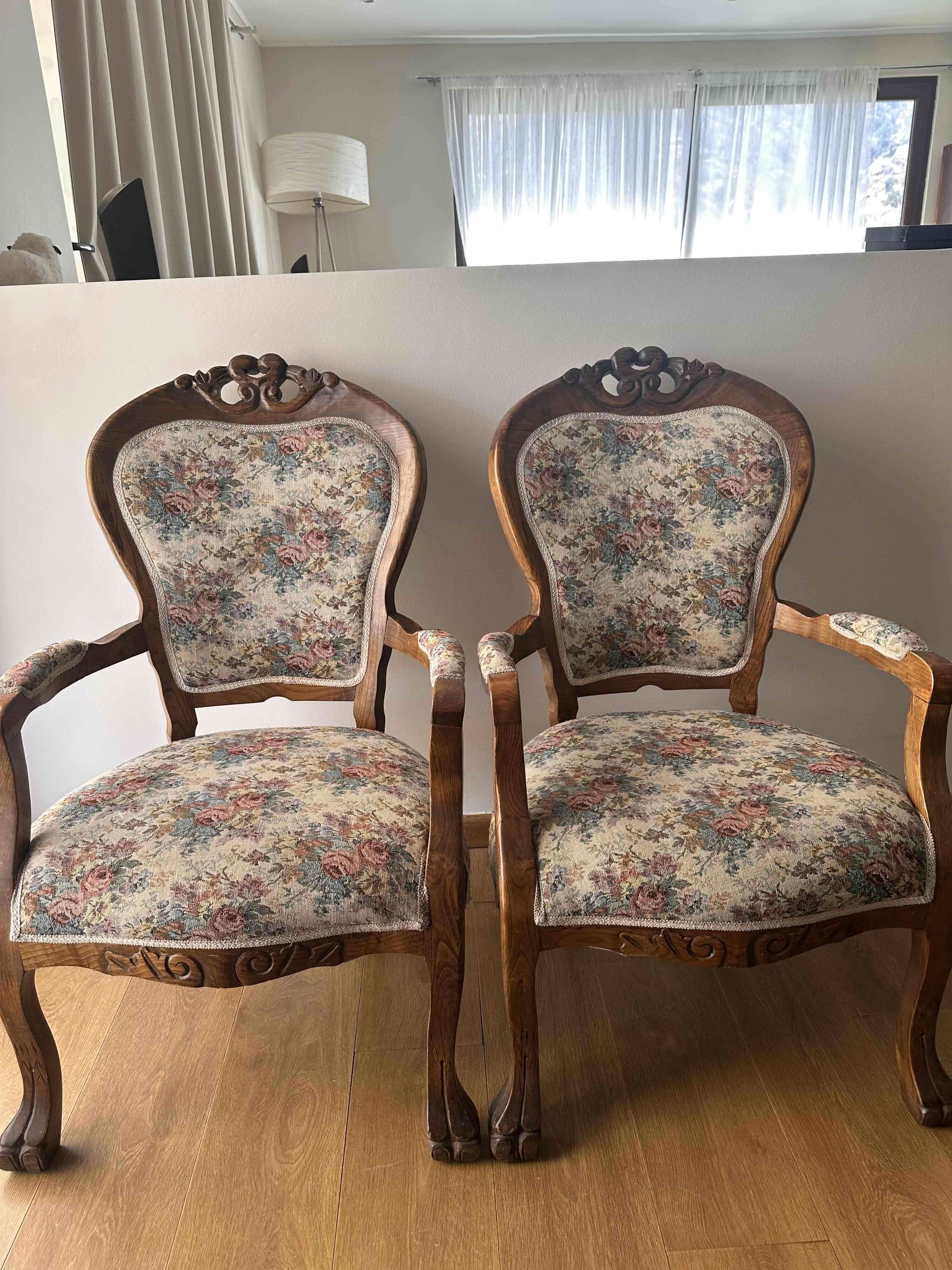 Par de sitiales antiguos - miniatura 2