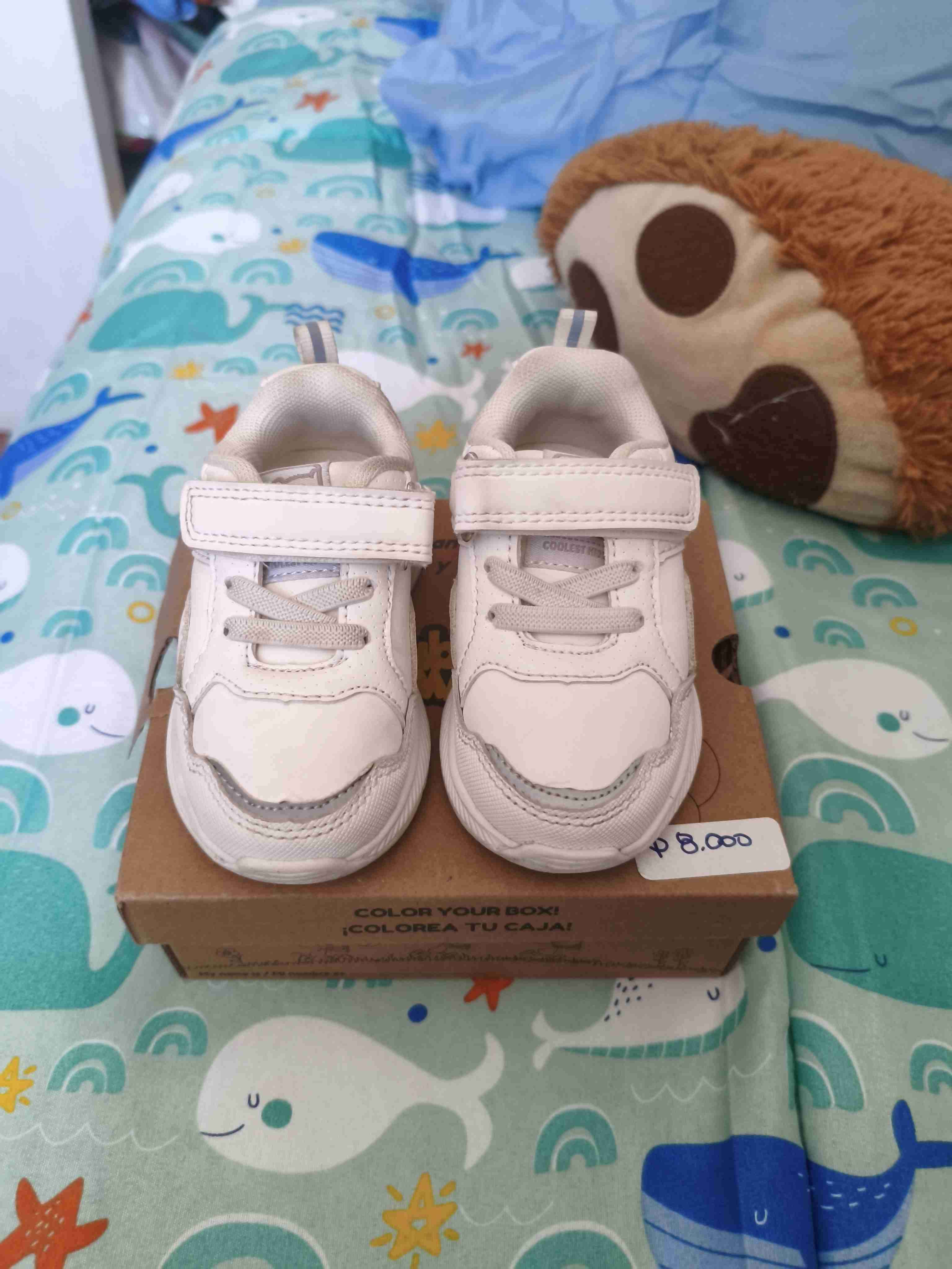 Zapatillas blancas para niños