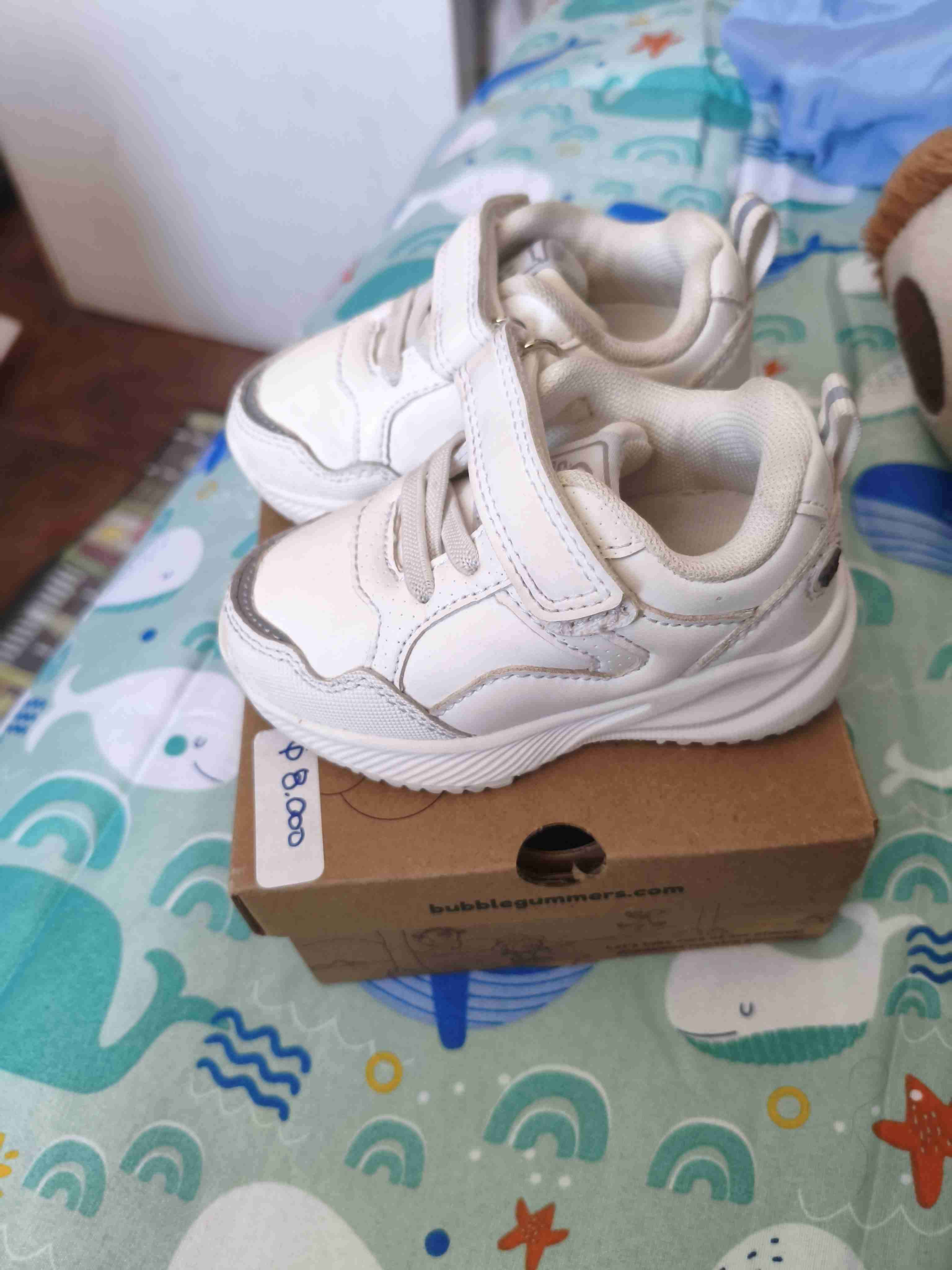 Zapatillas blancas para niños - miniatura 2