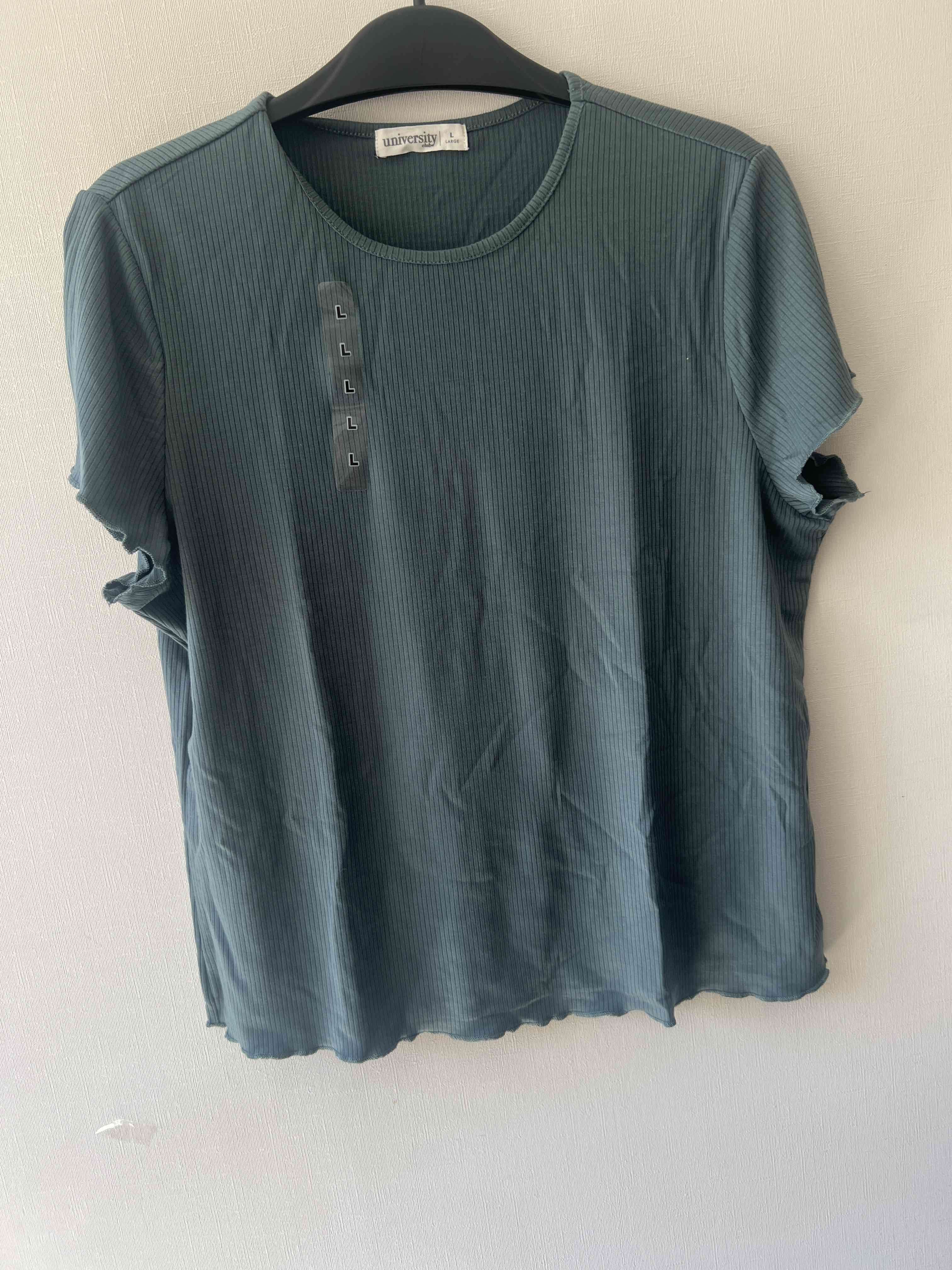 Polera verde estilo casual