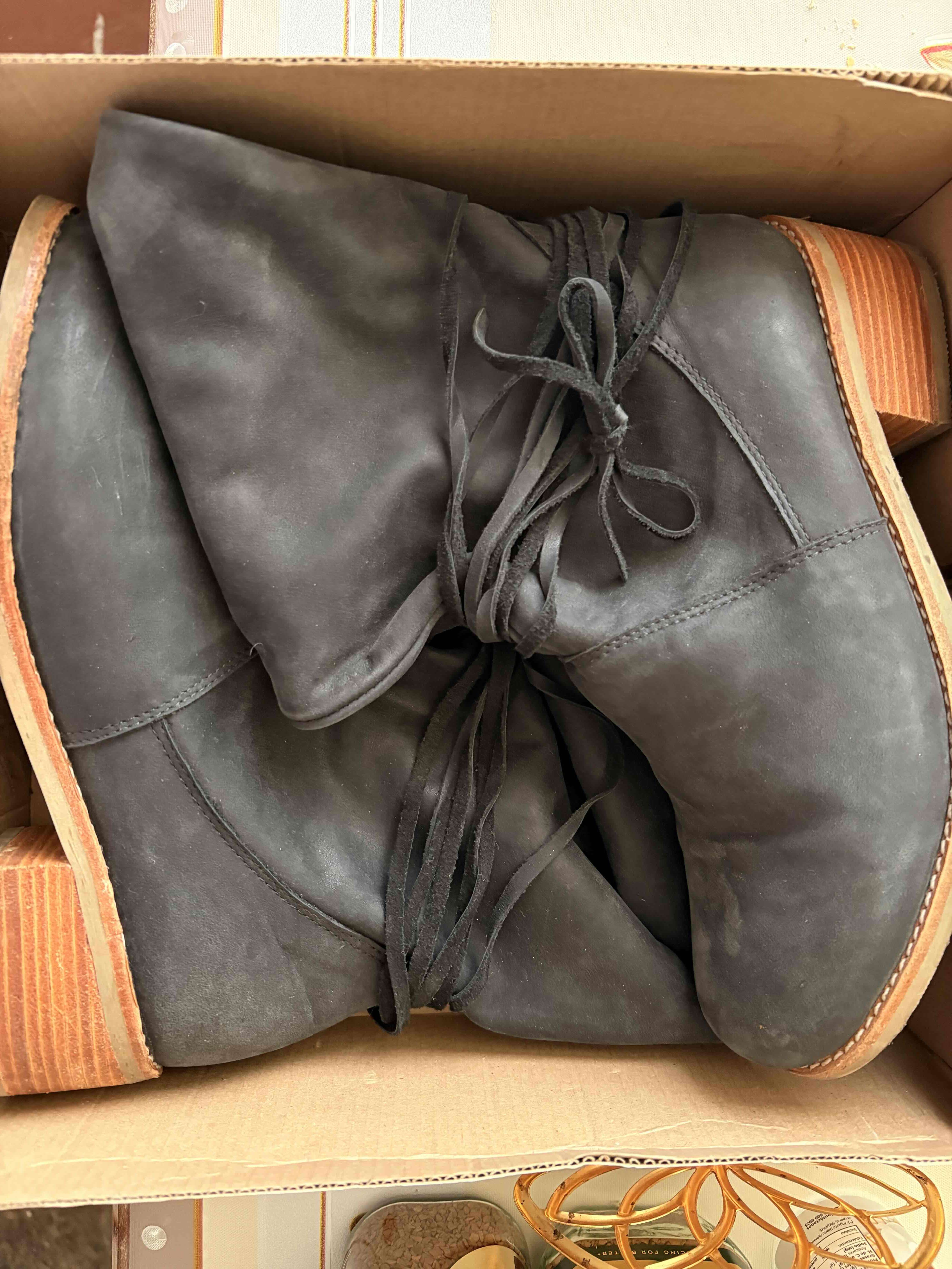 Botas de cuero negras - miniatura 2