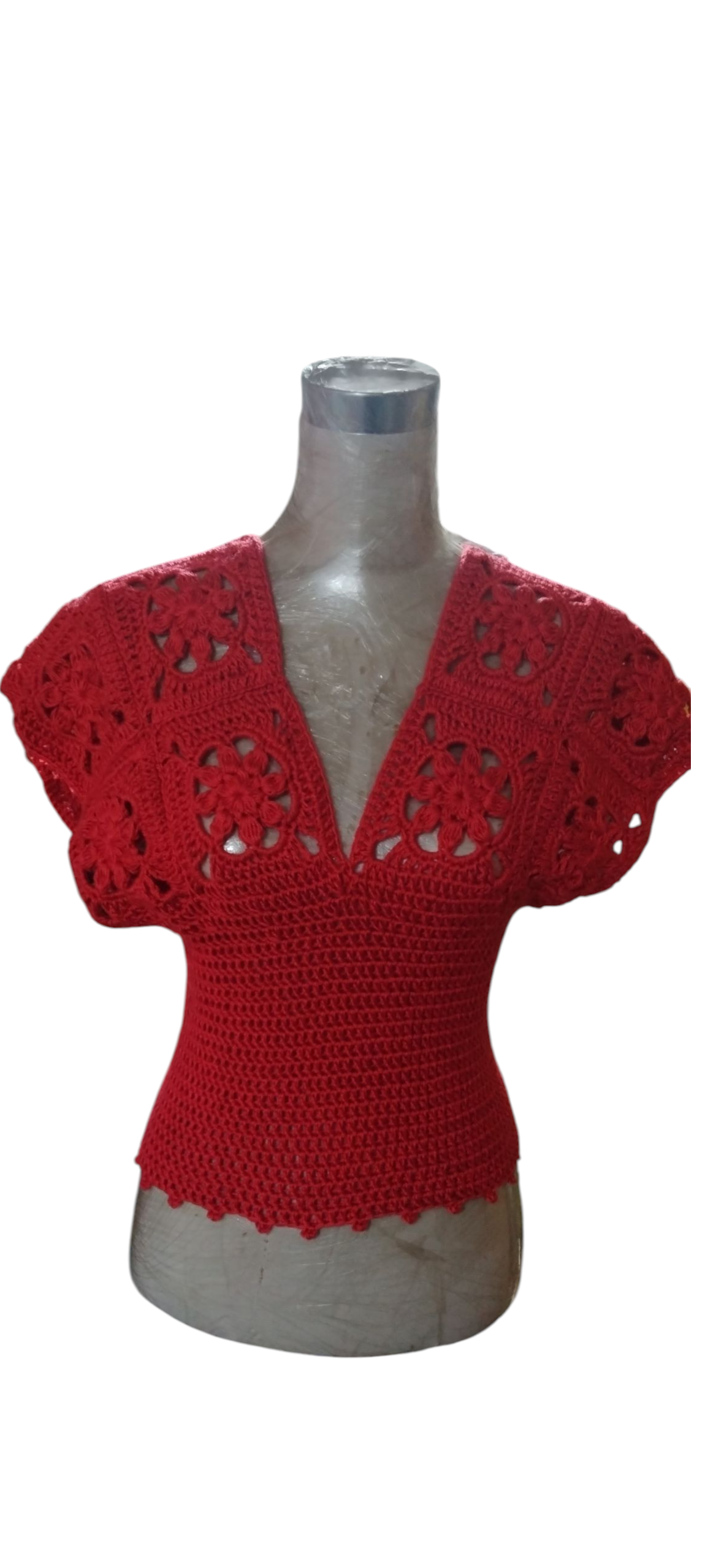 Top rojo tejido a crochet