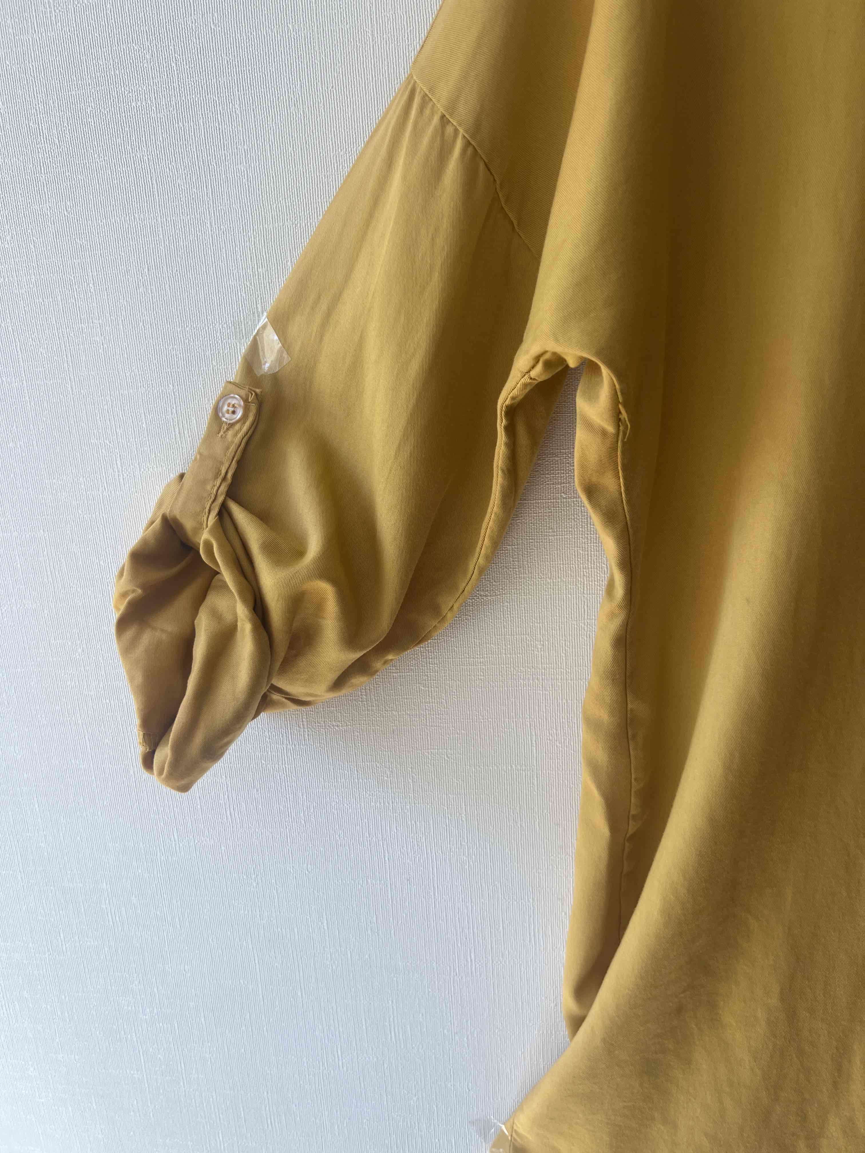 Blusa mostaza con mangas tres cuartos - miniatura 3