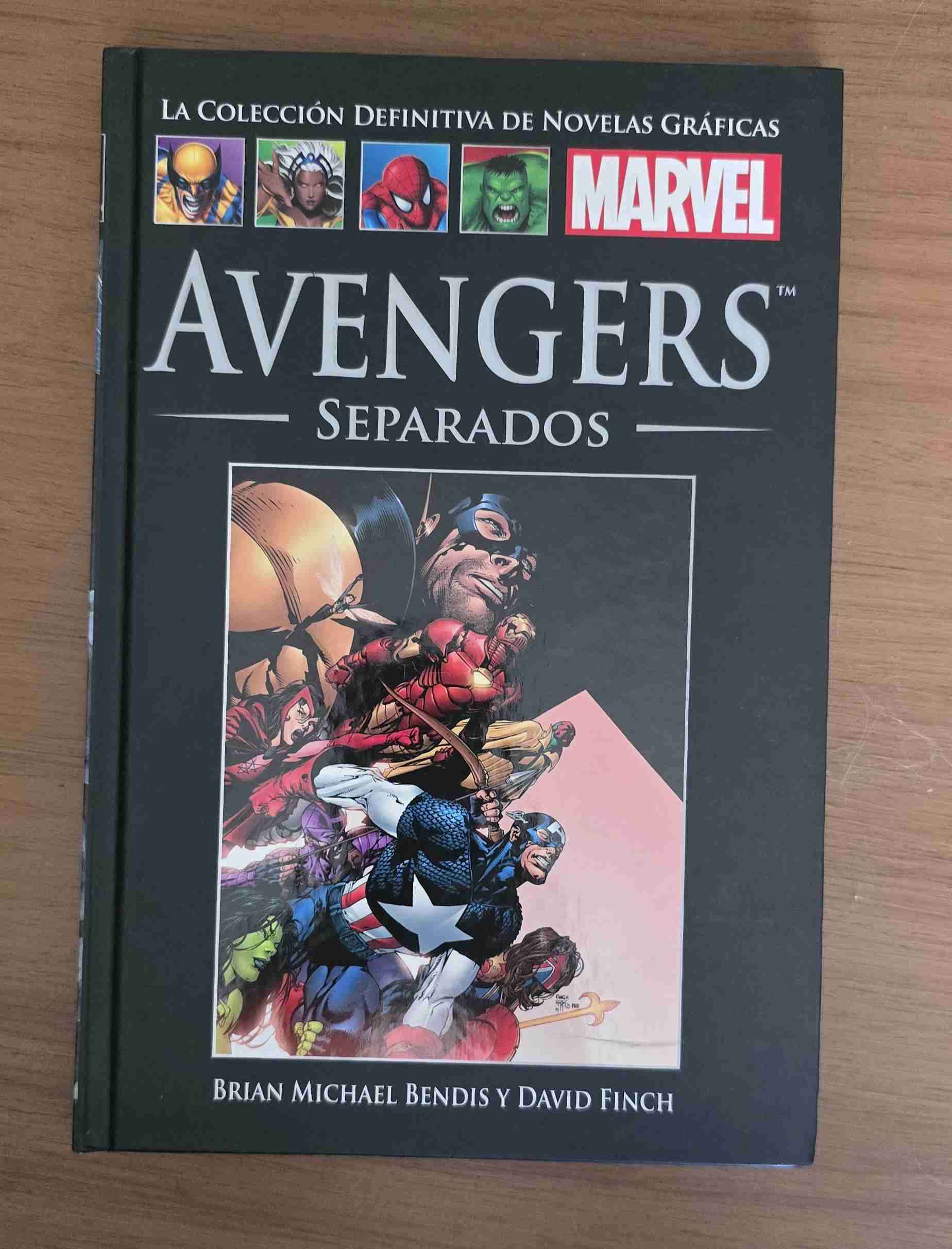 Comic gráfico Marvel Avengers Separados