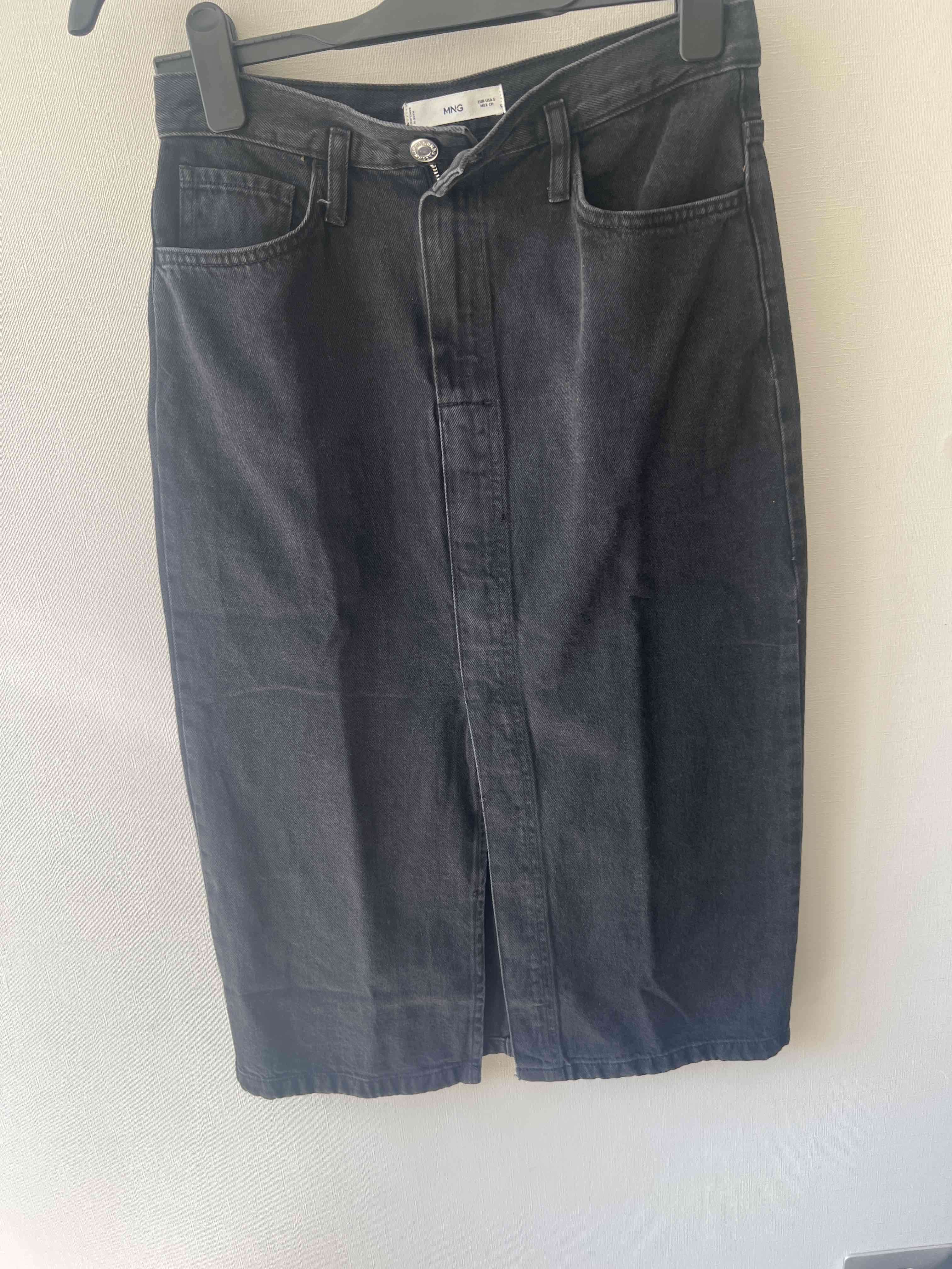 Falda midi negra denim