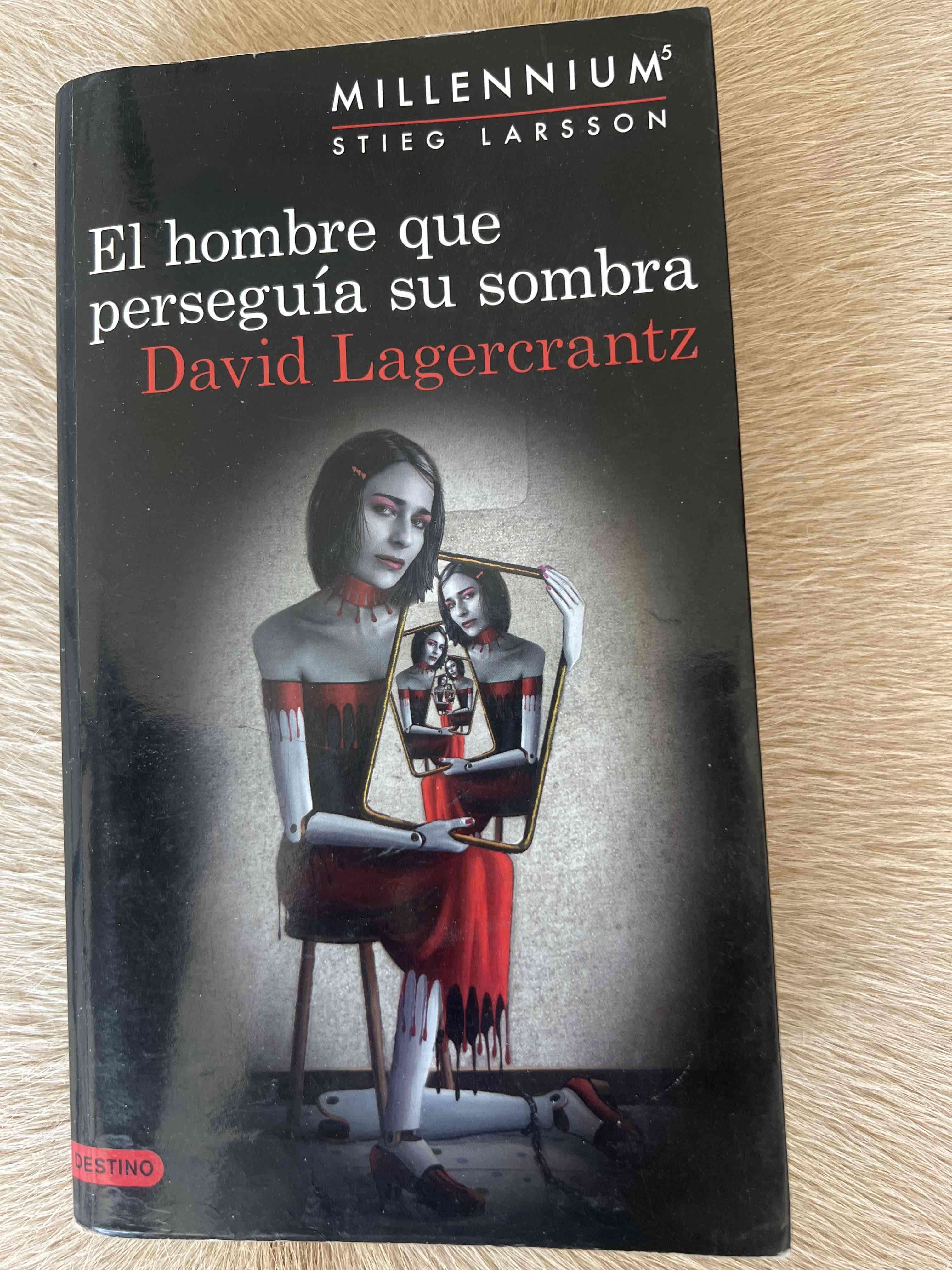 Libro 'El hombre que perseguía su sombra'