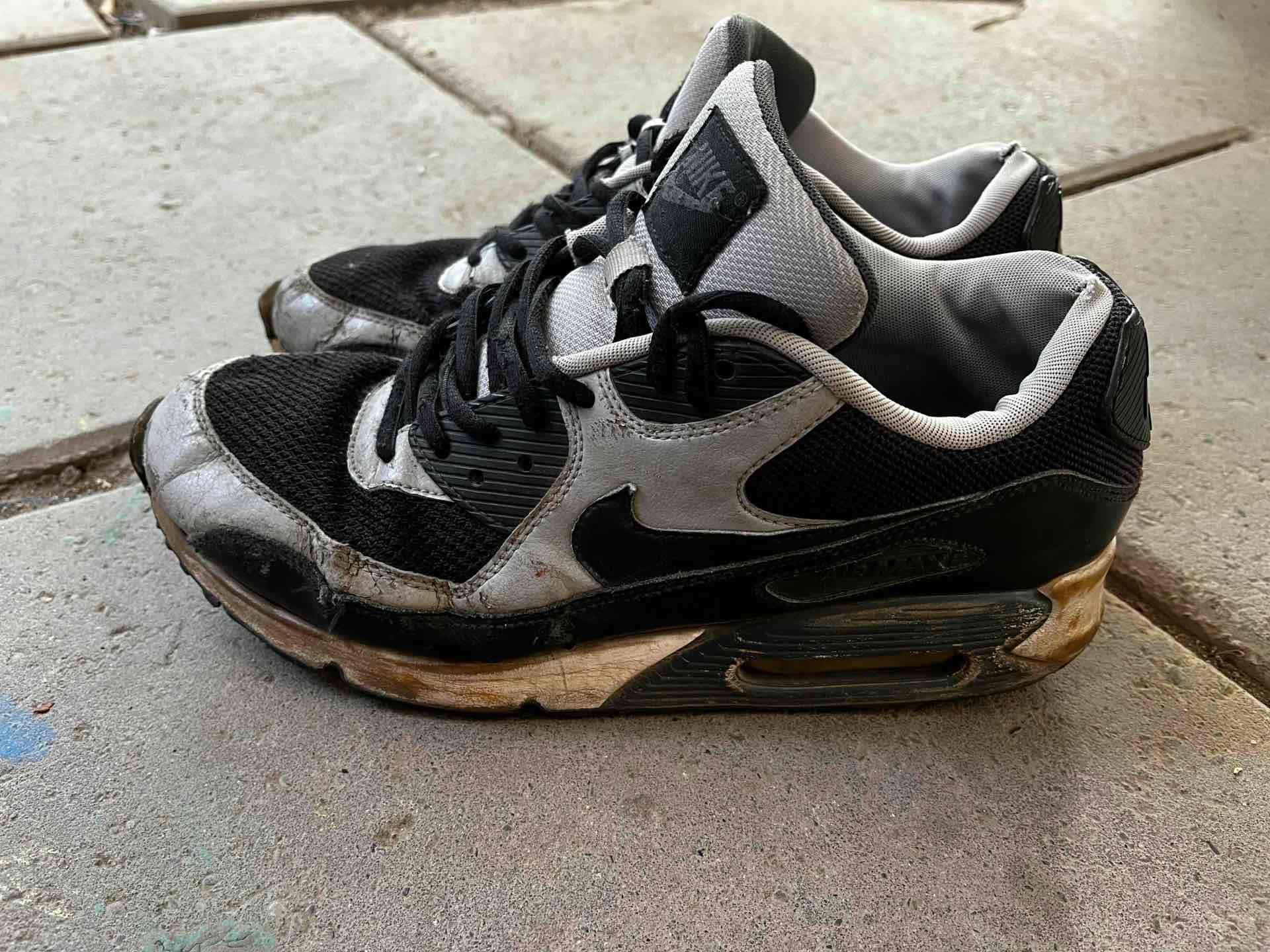 Zapatillas deportivas negras y grises - miniatura 4