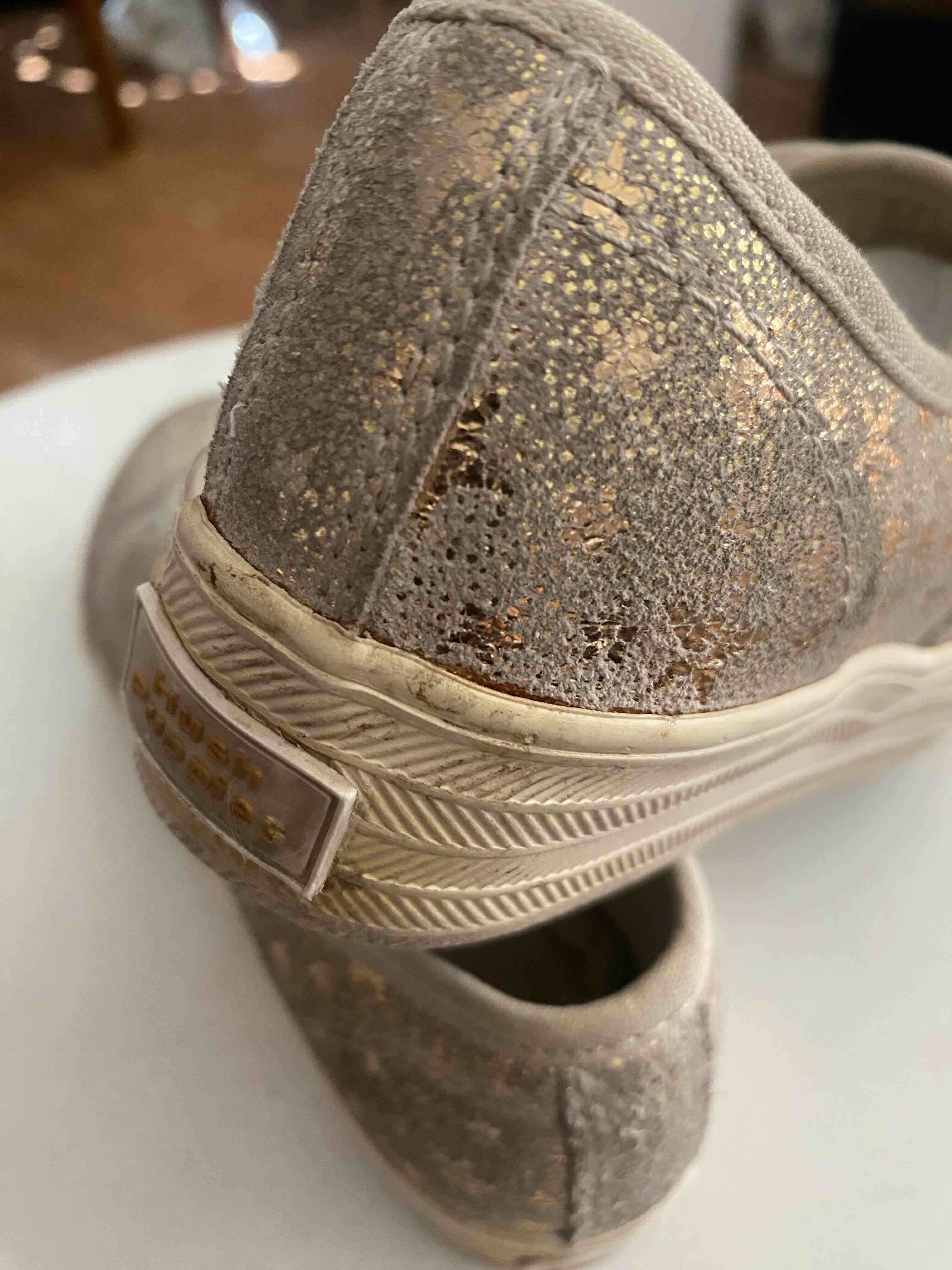 Zapatillas doradas brillantes hush puppies 32