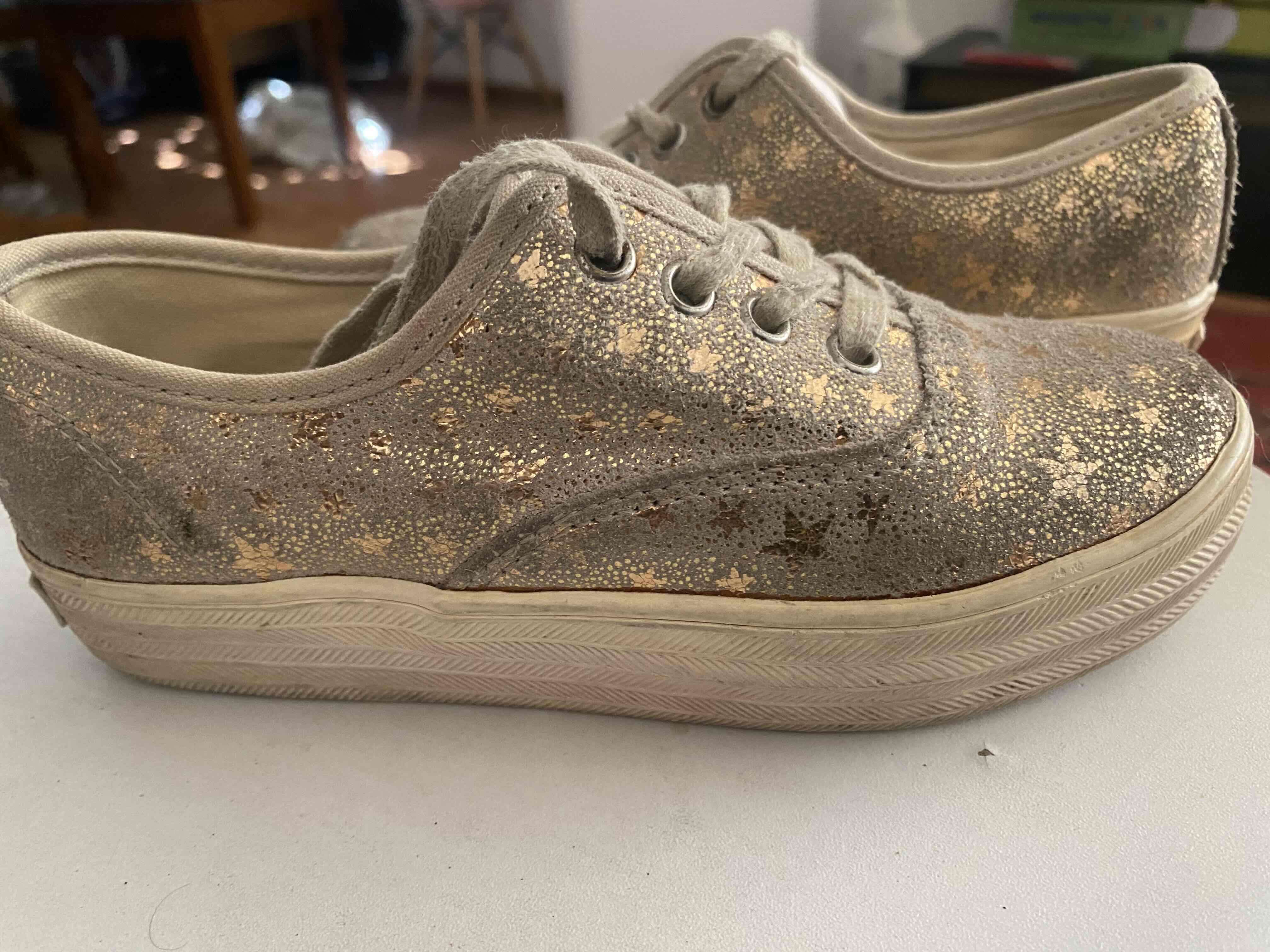 Zapatillas doradas brillantes hush puppies 32 - miniatura 2