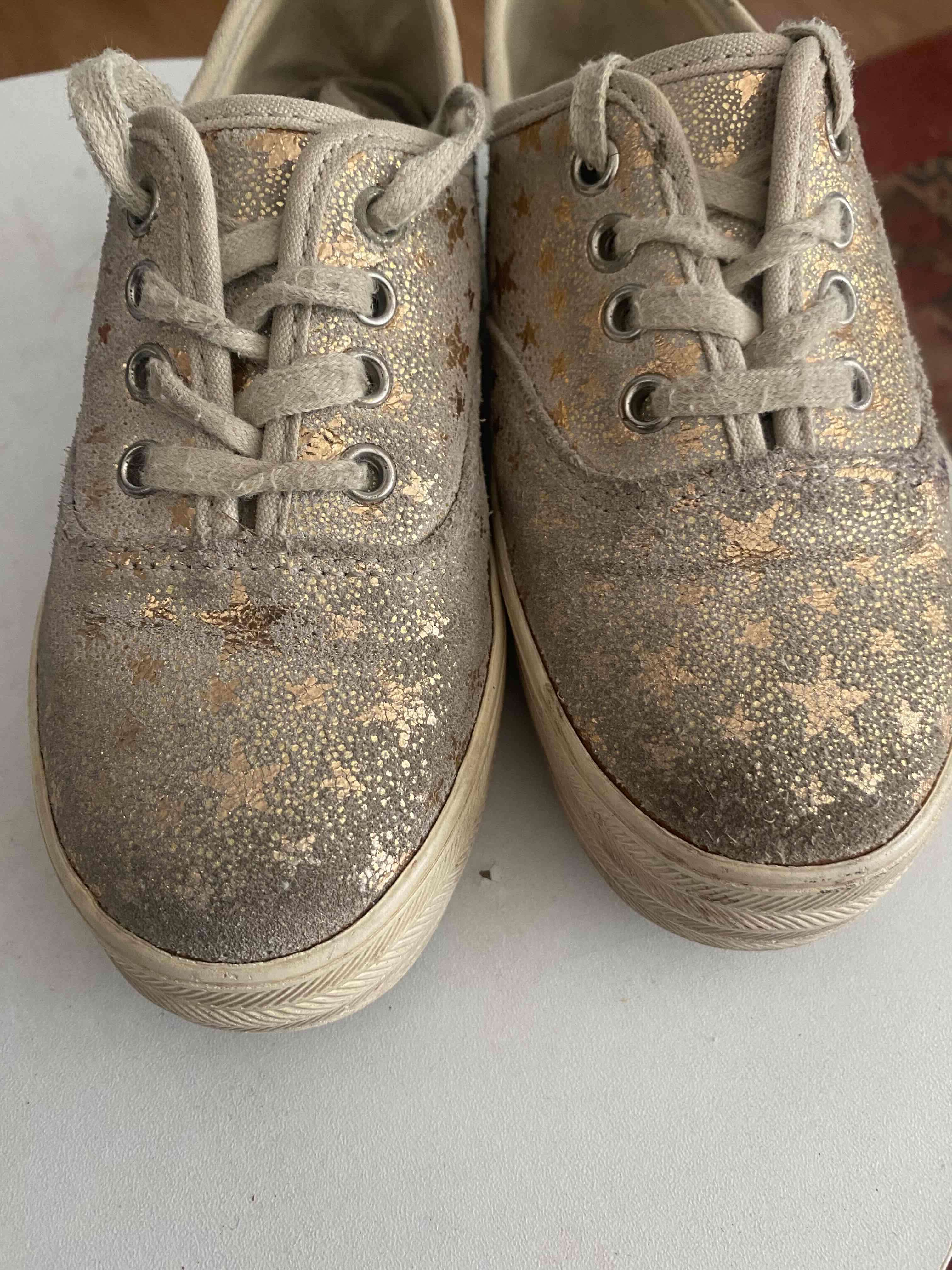 Zapatillas doradas brillantes hush puppies 32 - miniatura 3