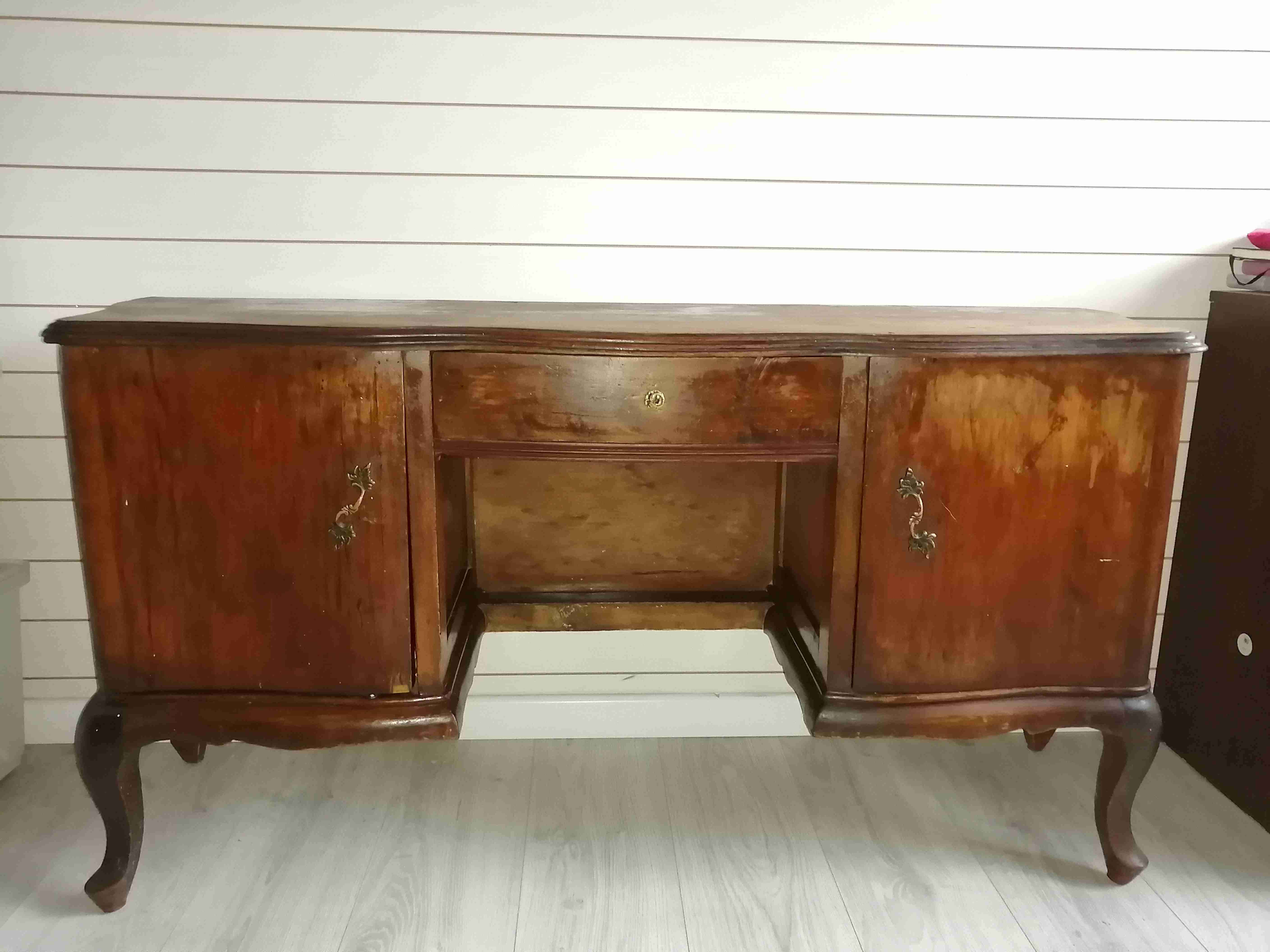 Aparador antiguo de madera - miniatura 2