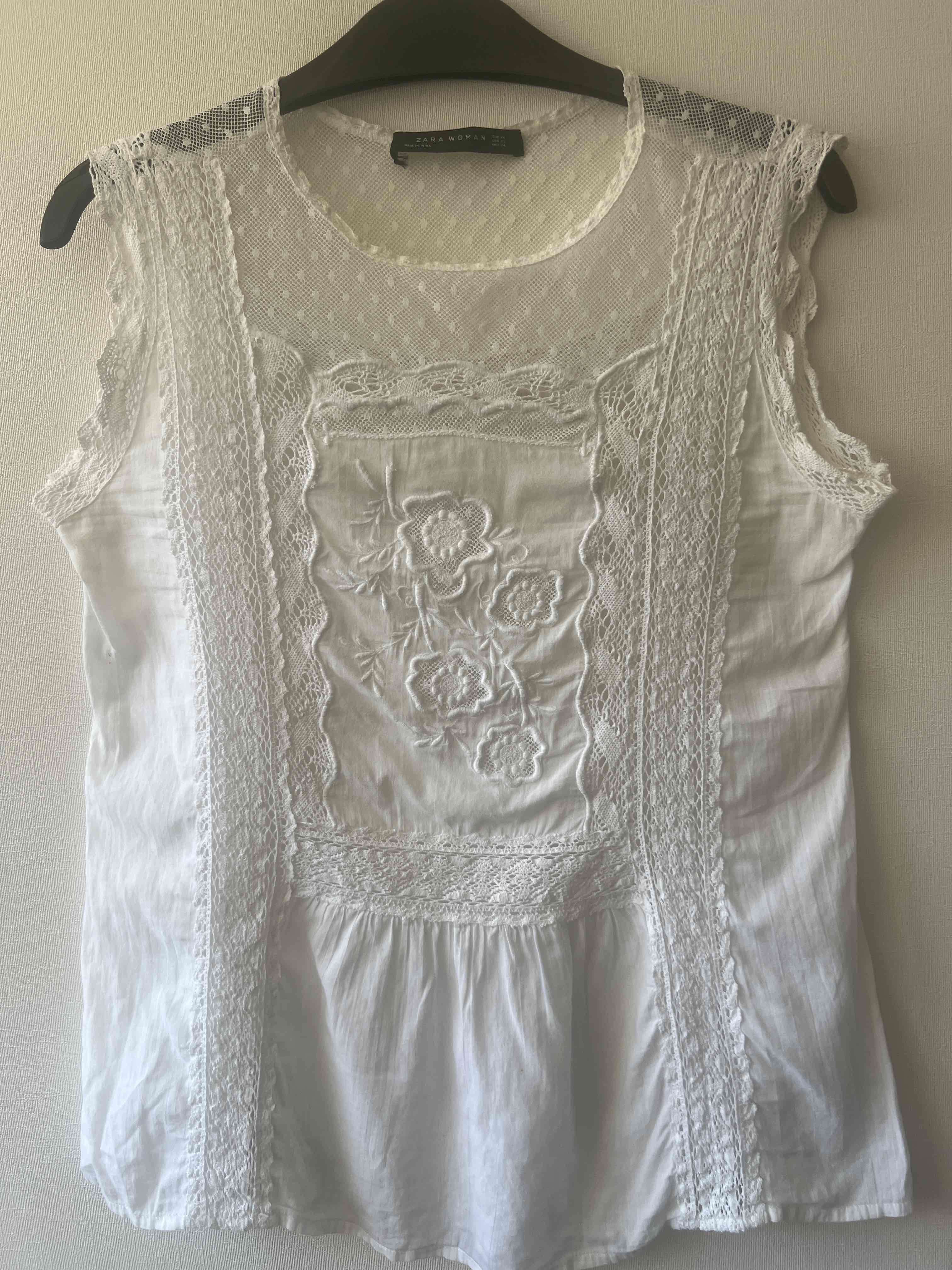 Blusa blanca encaje Zara