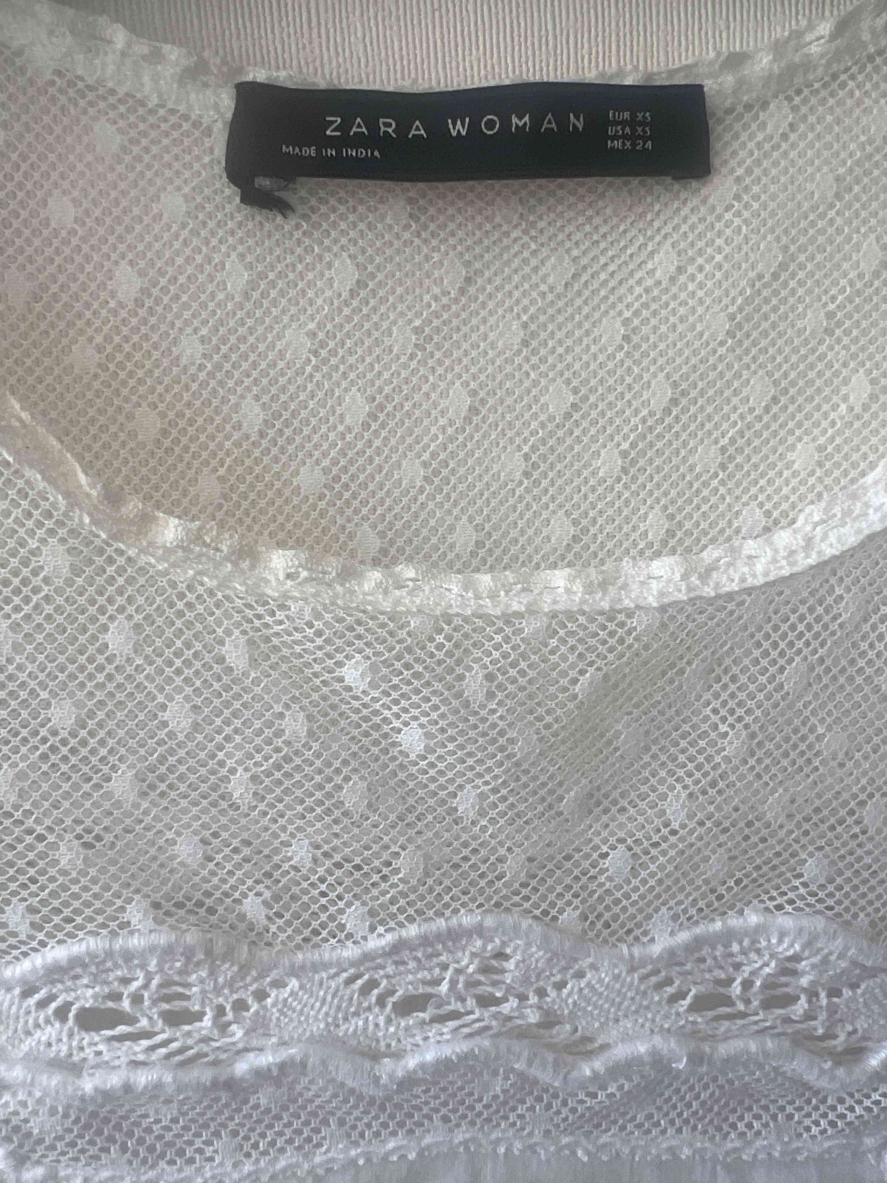Blusa blanca encaje Zara - miniatura 2