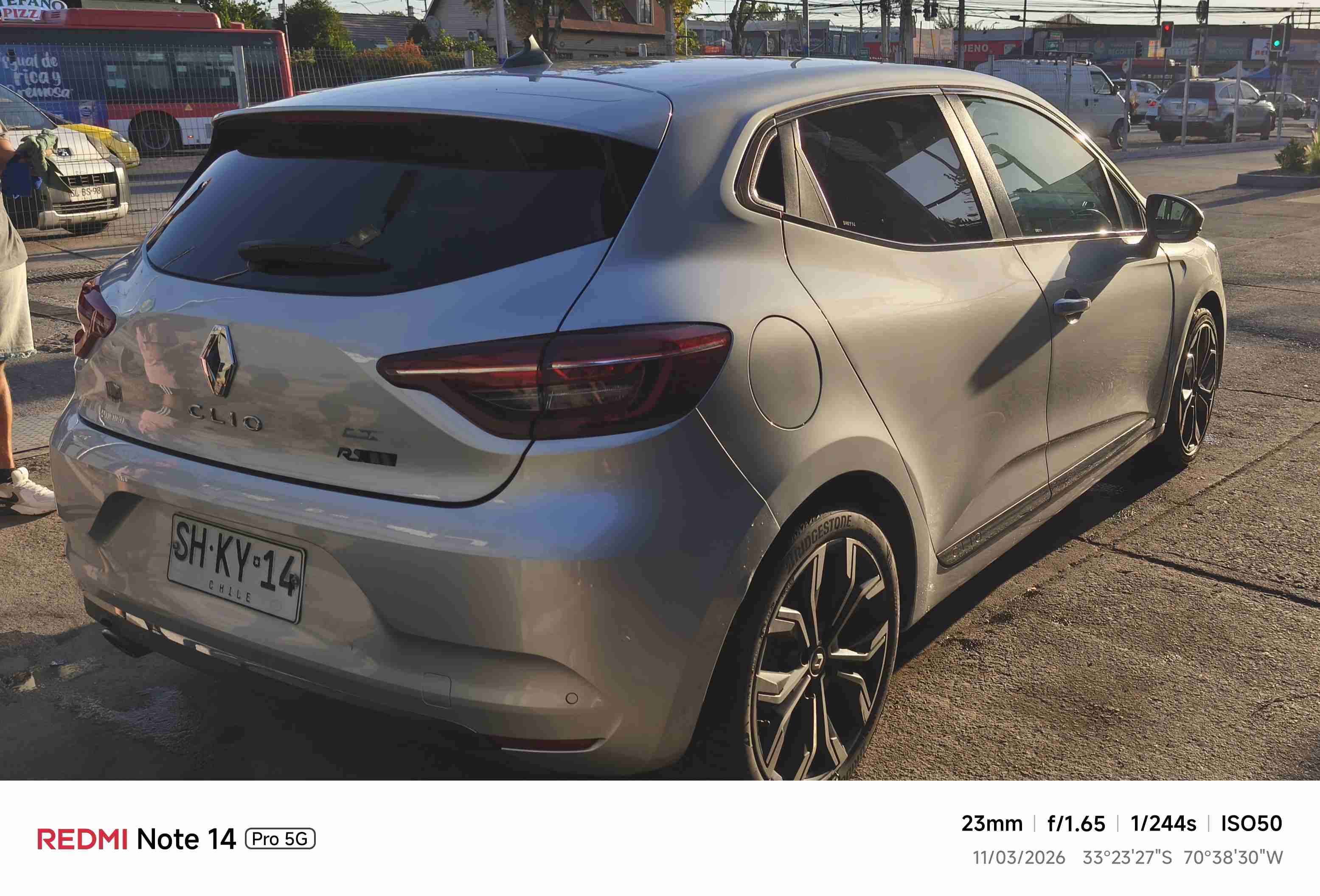 Auto Renault Clio plateado - miniatura 2