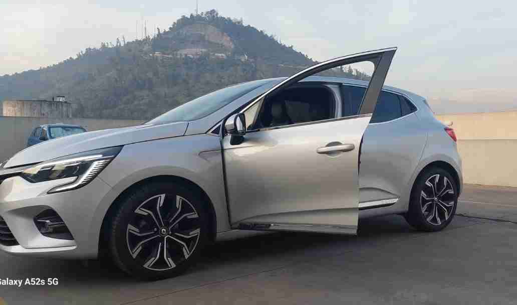 Auto Renault Clio plateado - miniatura 4