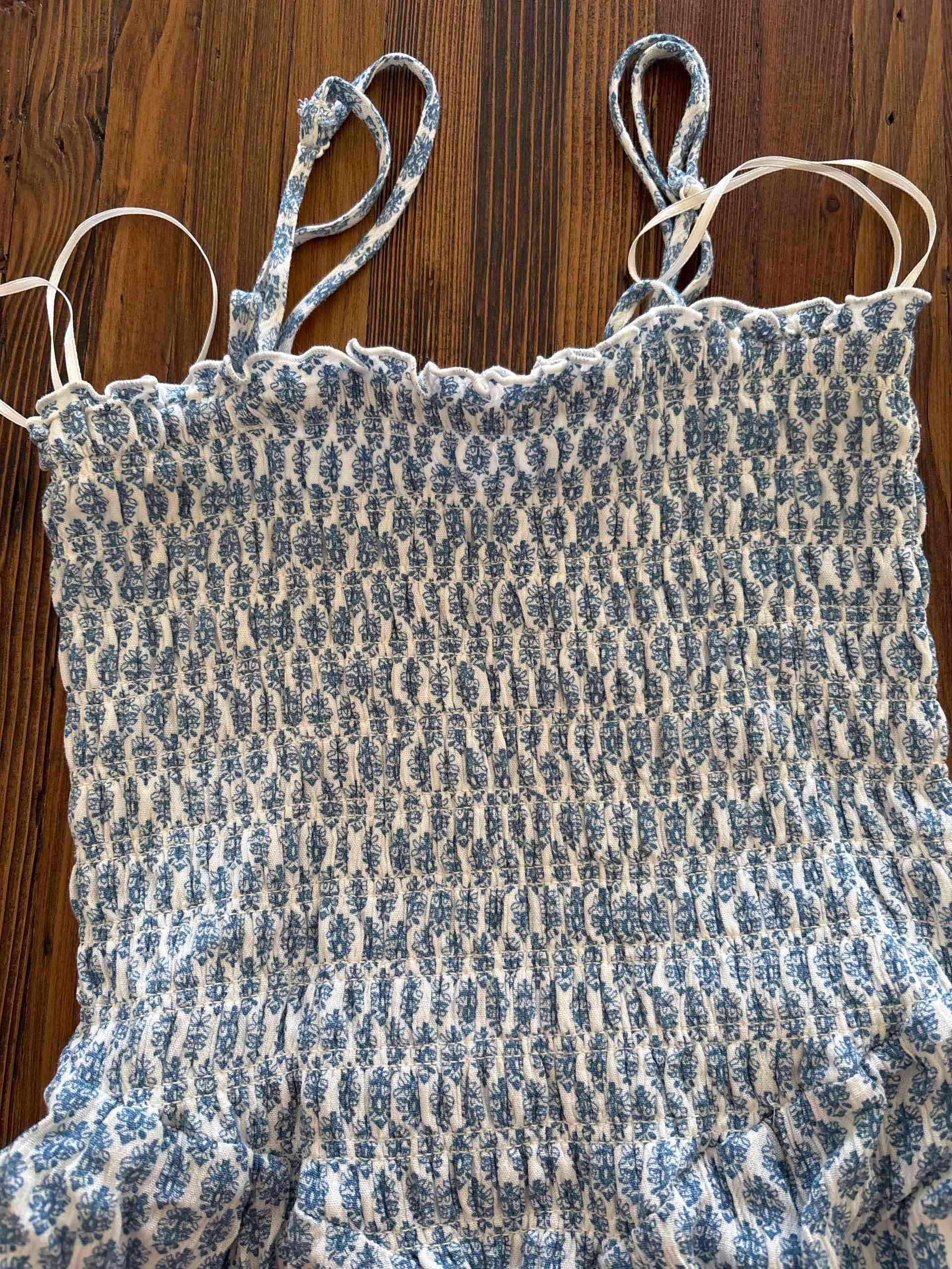 Vestido estampado azul y blanco - miniatura 3