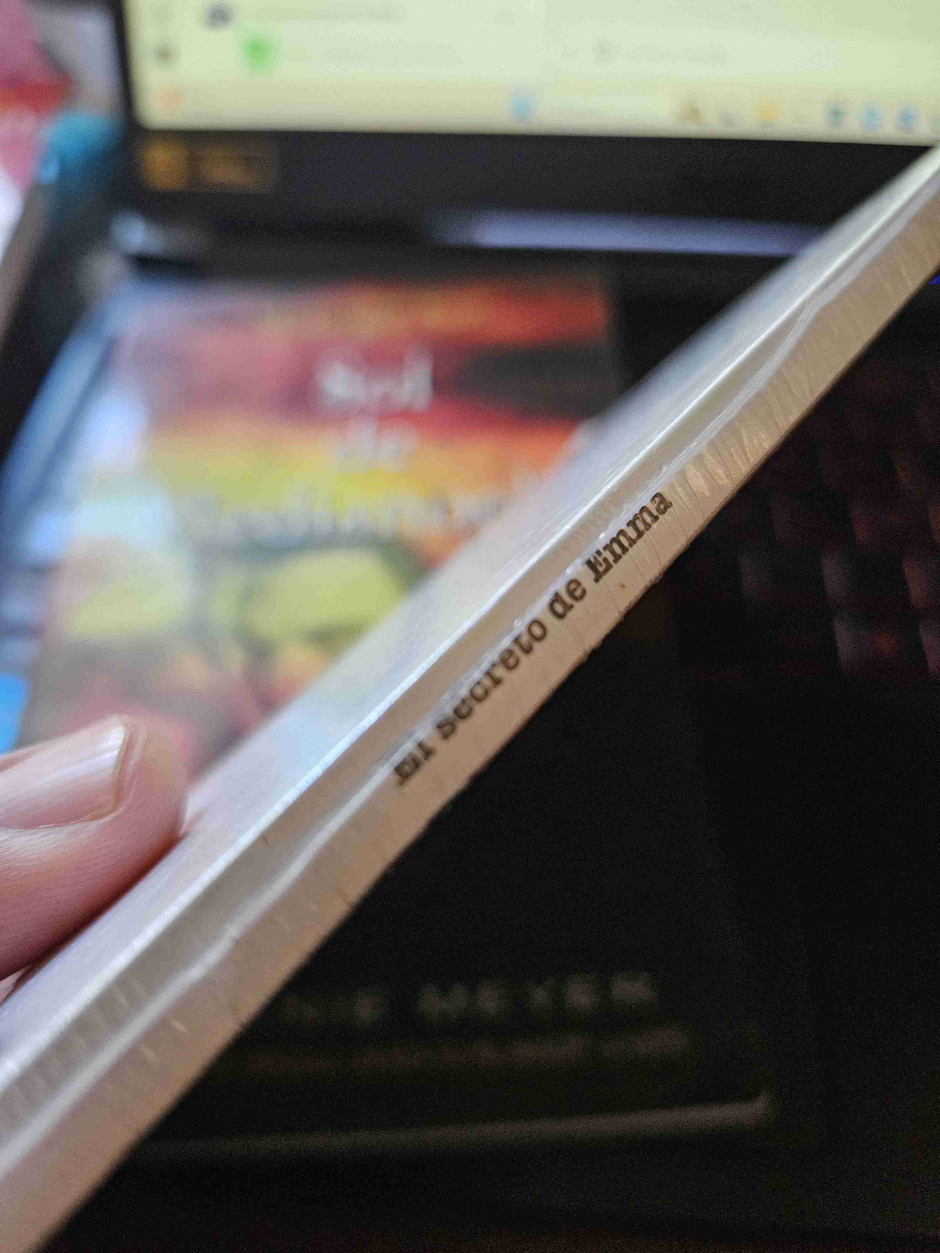 Libro "El secreto de Emma" sellado - miniatura 2