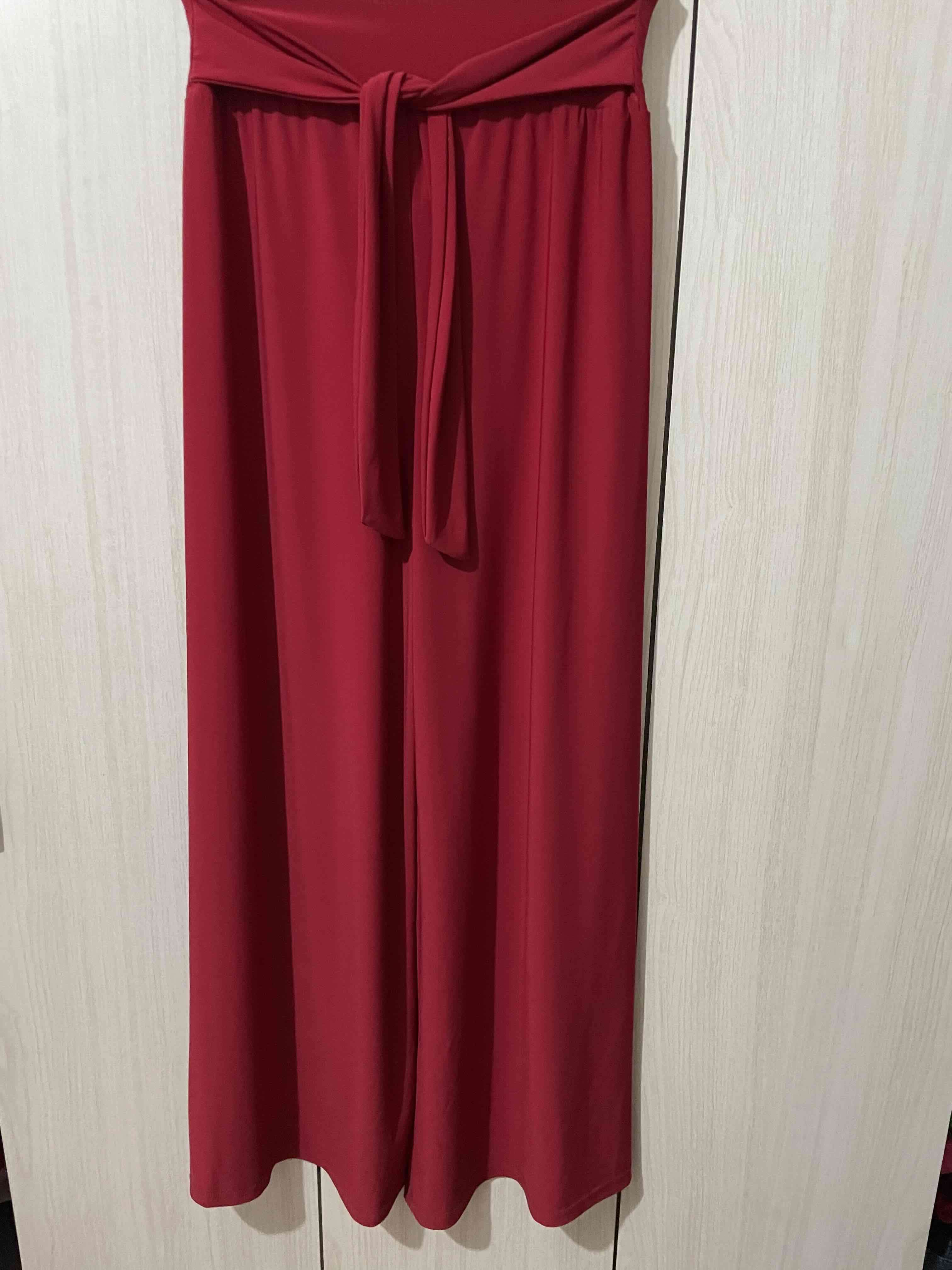 Pantalón rojo con cinturón - miniatura 2