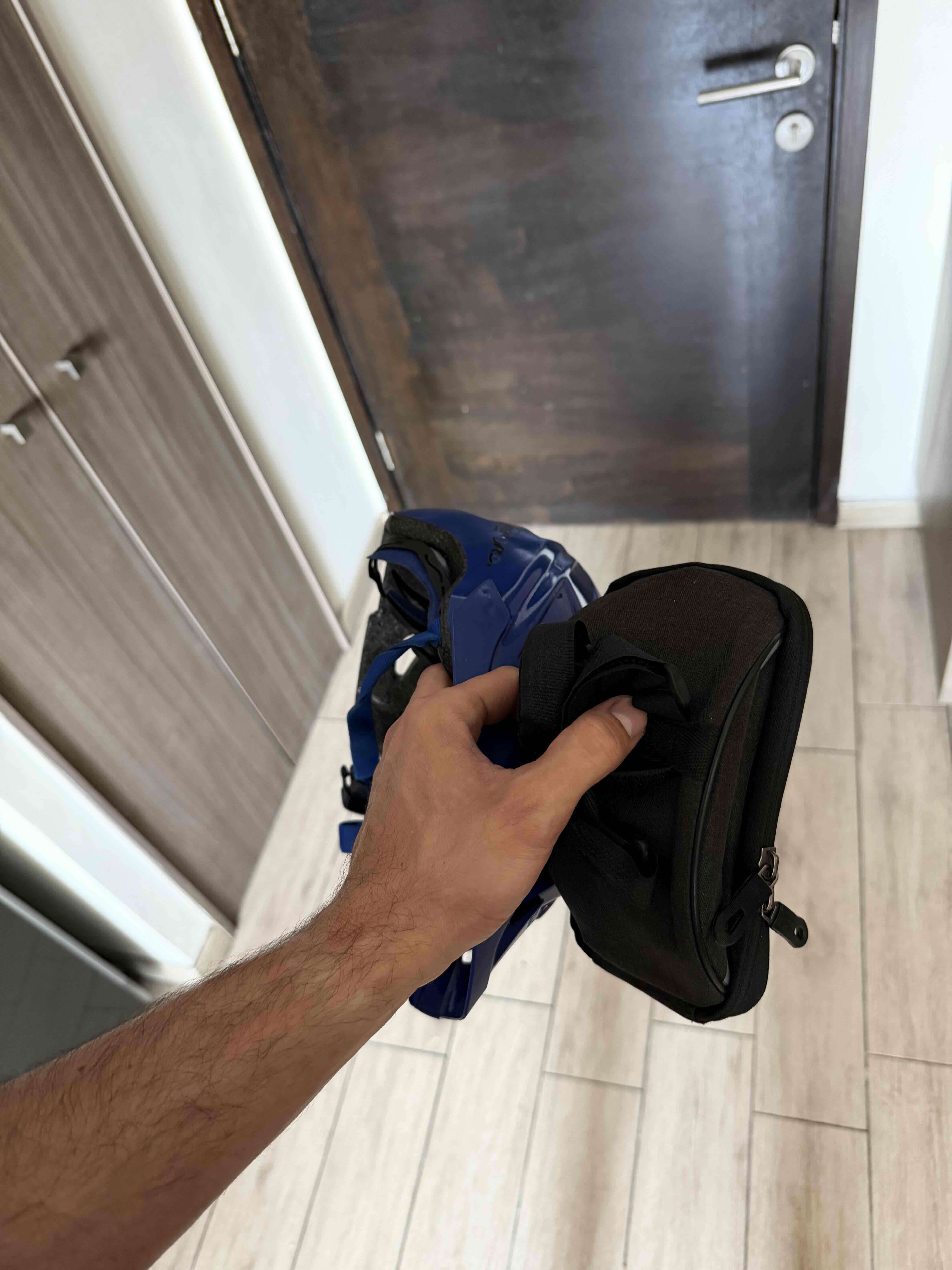 Casco de bicicleta azul - miniatura 3