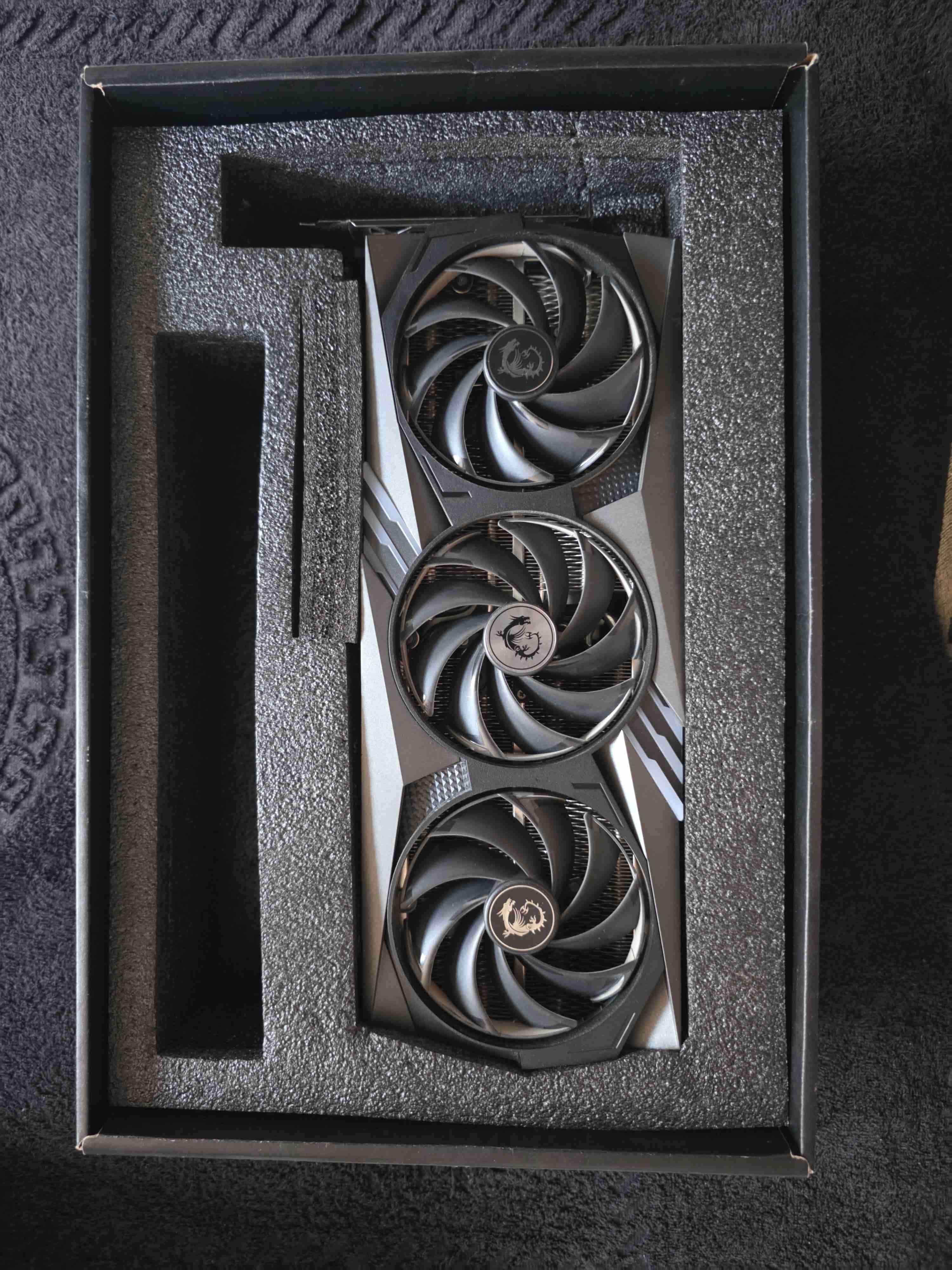 Tarjeta gráfica MSI GeForce RTX 4090 - miniatura 2