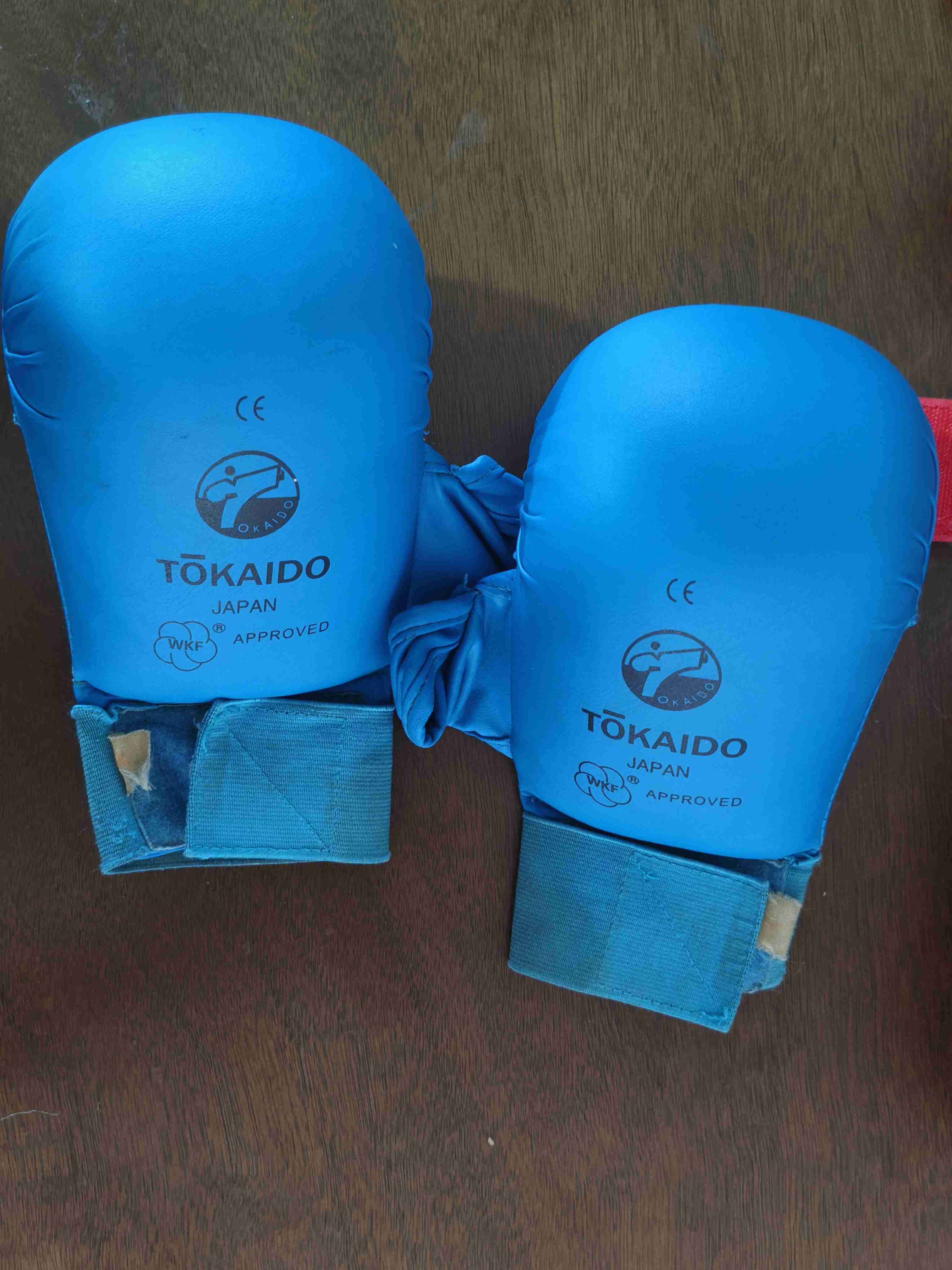 Guantes de karate Tokaido rojos - miniatura 2