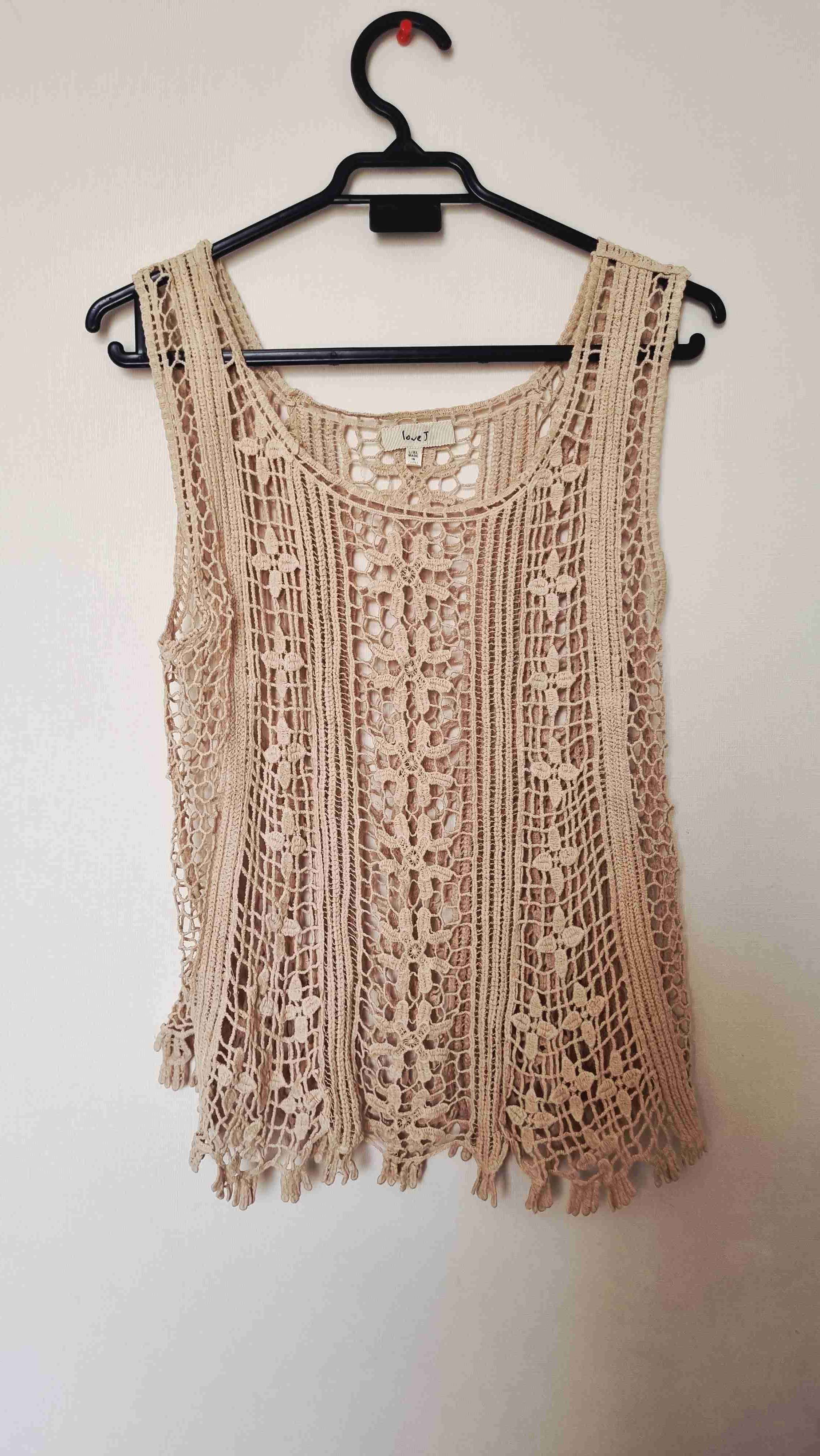 Blusa de encaje beige
