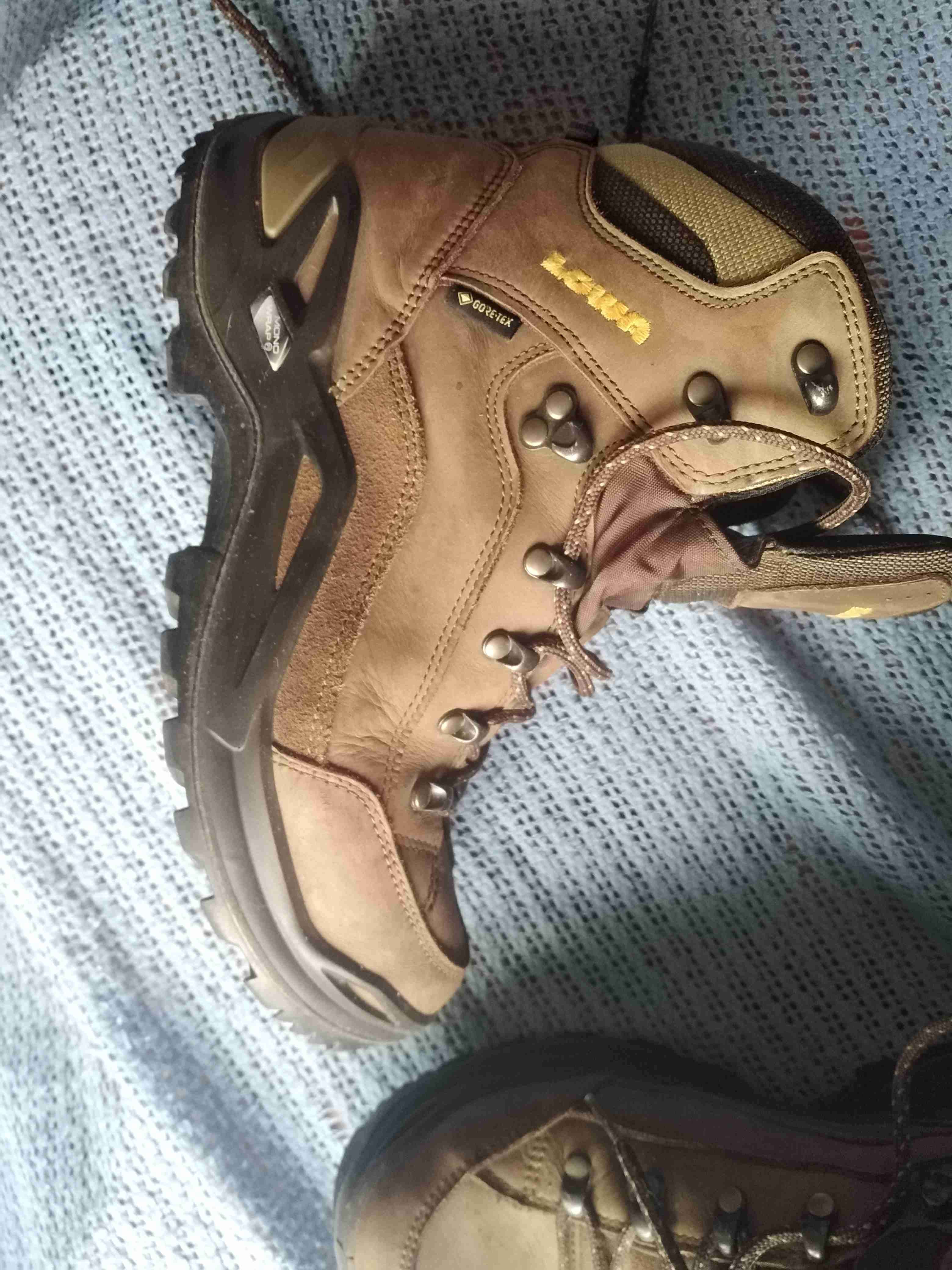 Botas de trekking impermeables N 40.5