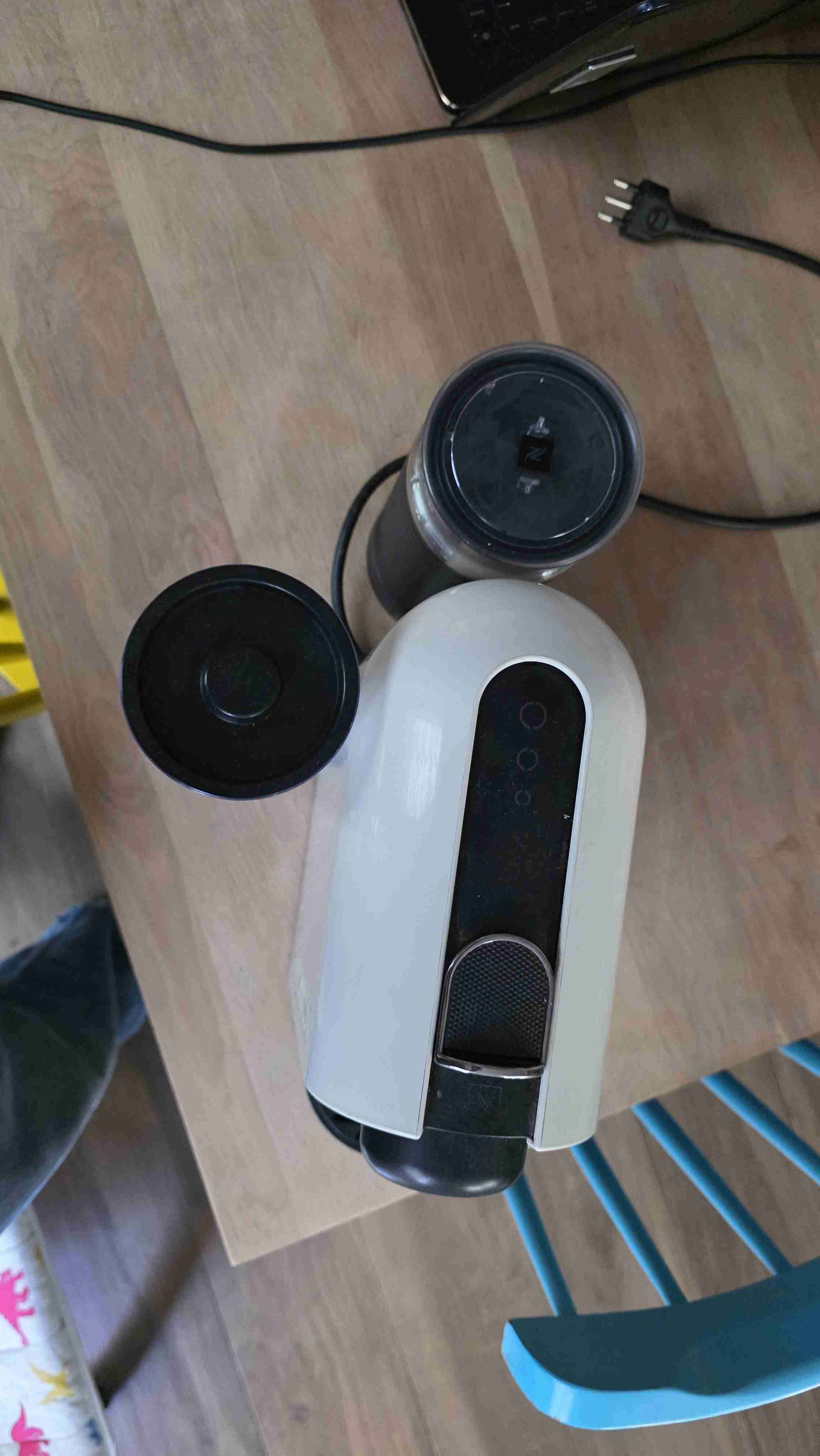 Máquina de café Nespresso U-Milk - miniatura 3