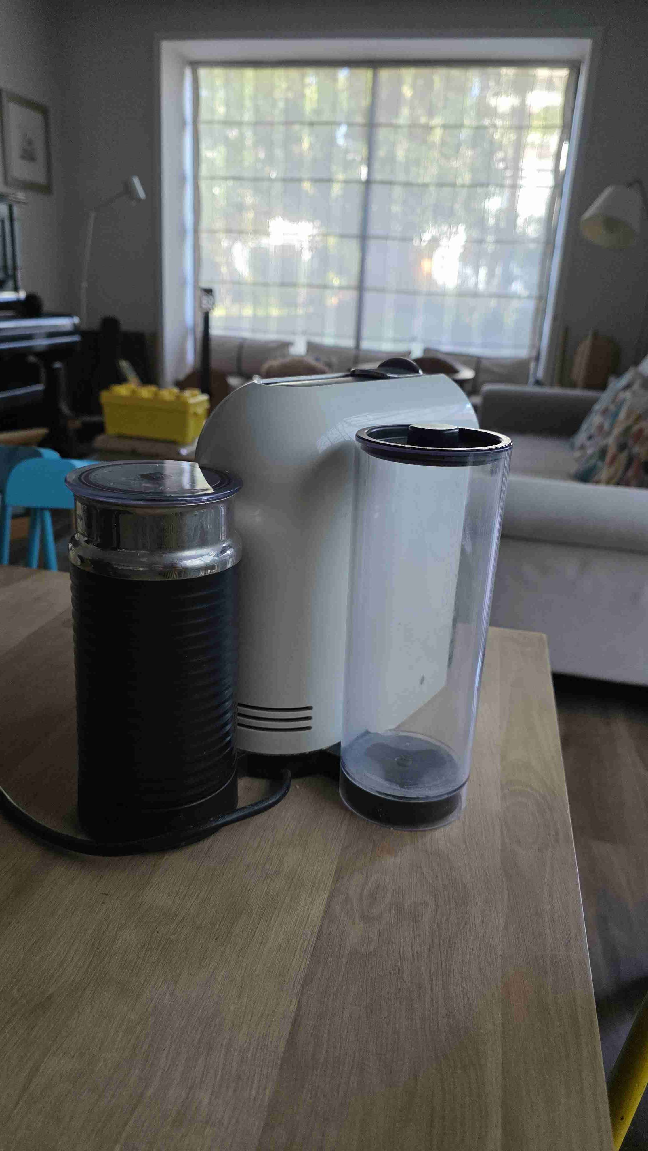 Máquina de café Nespresso U-Milk - miniatura 4